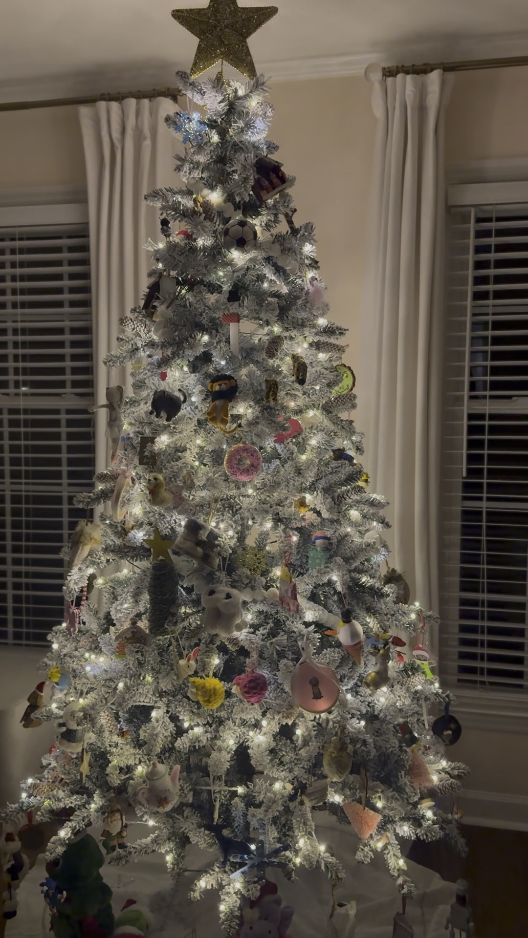 My Texas House 
7.5 flocked tree
Christmas tree 

#LTKSaleAlert #LTKHome #LTKHoliday