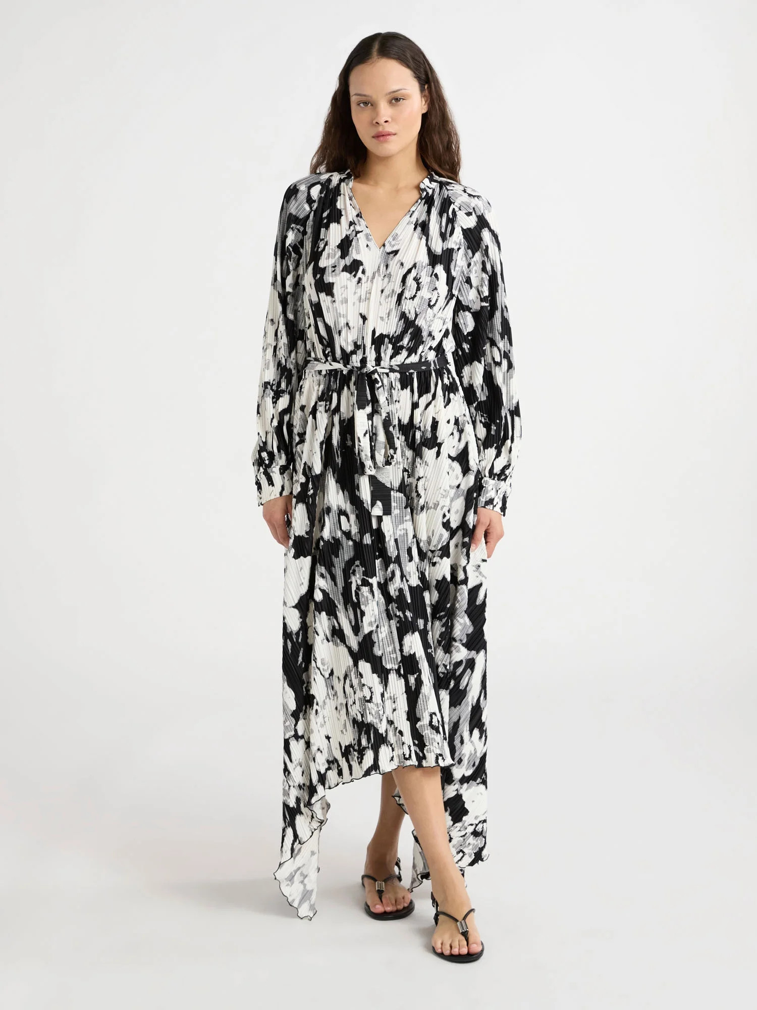 Scoop Women’s and Women's Plus Pleated Handkerchief Hem Dress with Long Sleeves, Sizes XS-4X | Walmart (US)