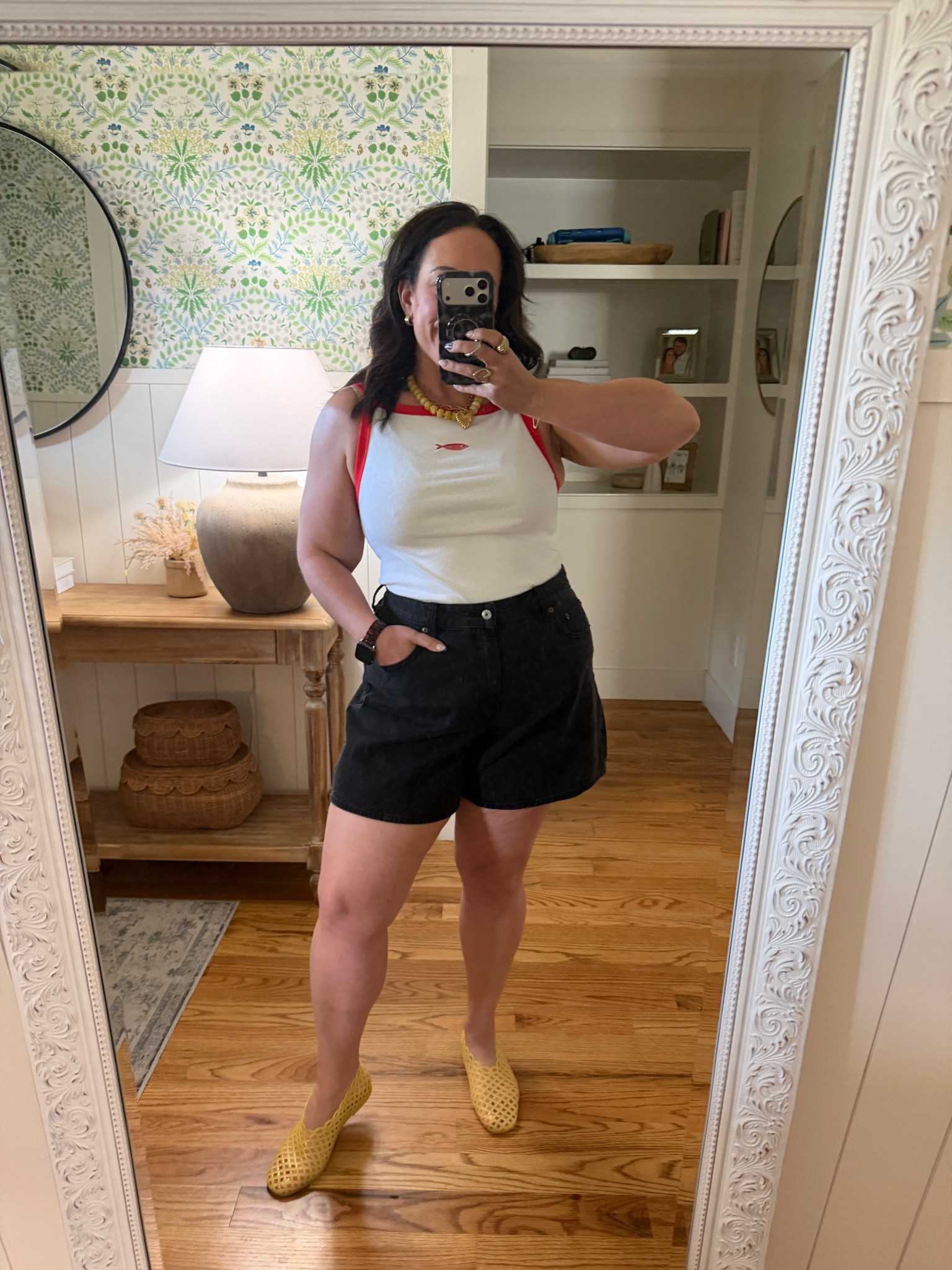Ootd as a midsize girl! These shorts are 🤌🏼🤌🏼🤌🏼🤌🏼🤌🏼

#LTKootd #LTKmomlife #LTKMidsize