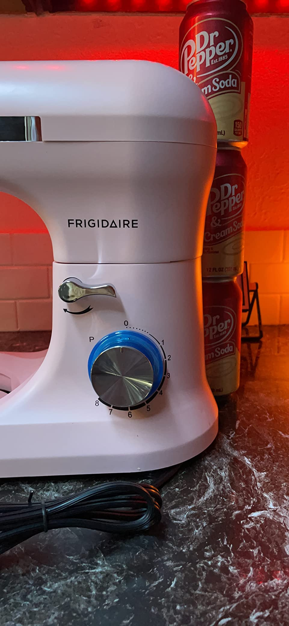 FRIGIDAIRE ESTM020-WHITE Retro Electric Stand Mixer, 4.75 Quart / 4.5L, 8 Speeds with Whisk, Dough H | Amazon (US)