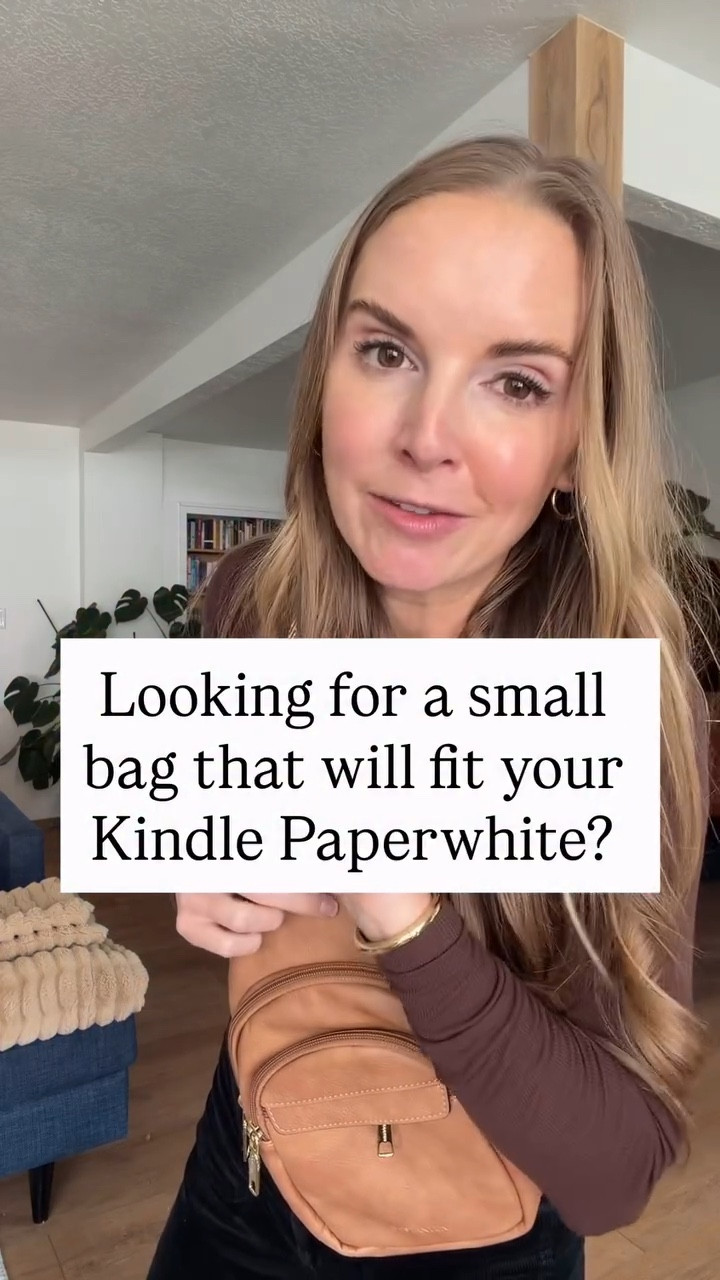After discovering a tiny bag that fit my basic Kindle, I’ve been on the hunt all year for bags that fit the bigger Kindle Paperwhite! 

My favorite kind of research! 

This bag is a huge winner and I’ve found five other great options too!