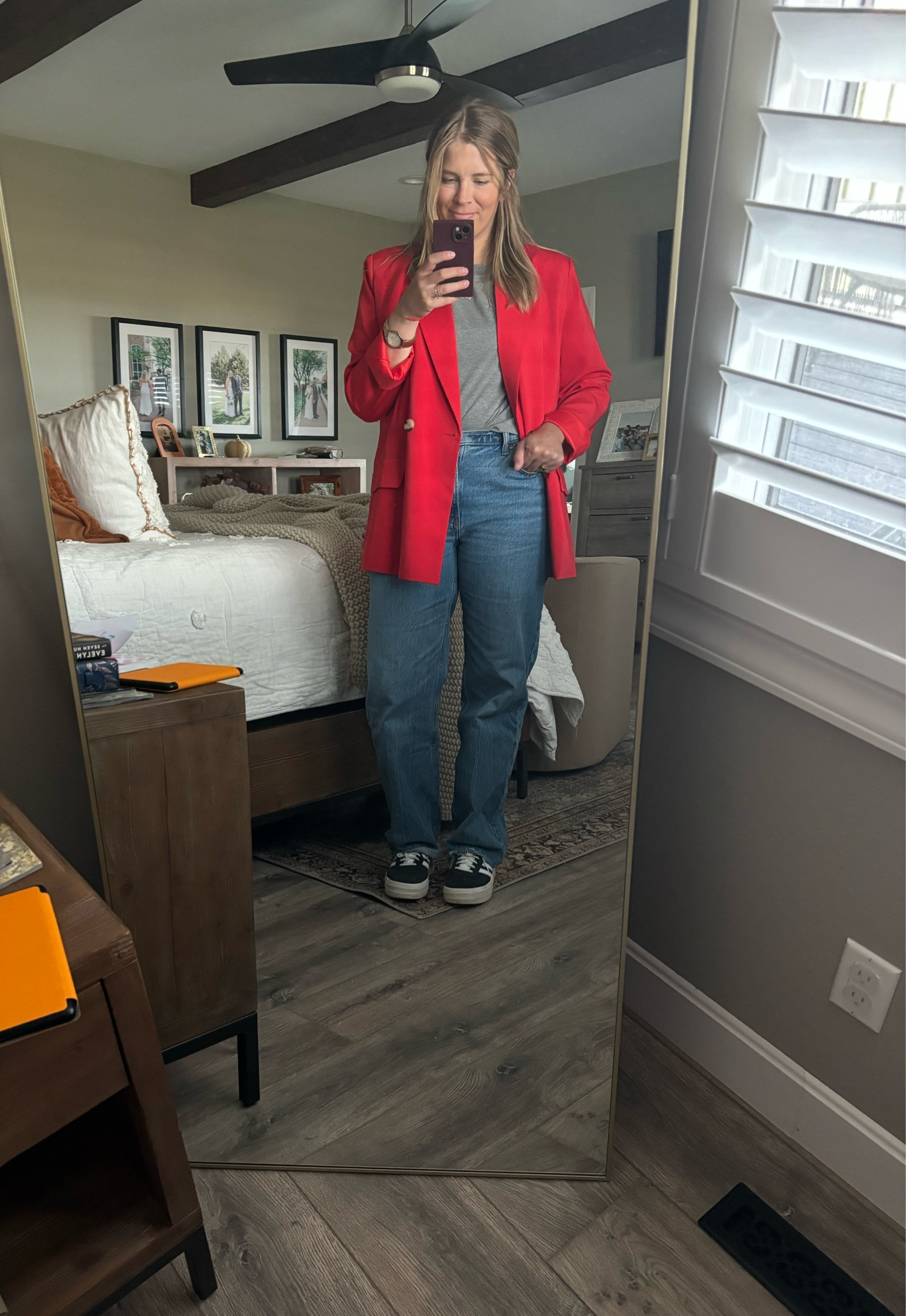 A casual gal. Taking casual mirror pics. I love a blazer, and give me all the high rise jeans
Blazer: Vici 
Jeans: Abercrombie
Shirt: Cuts

#LTKStyleTip #LTKU #LTKSeasonal