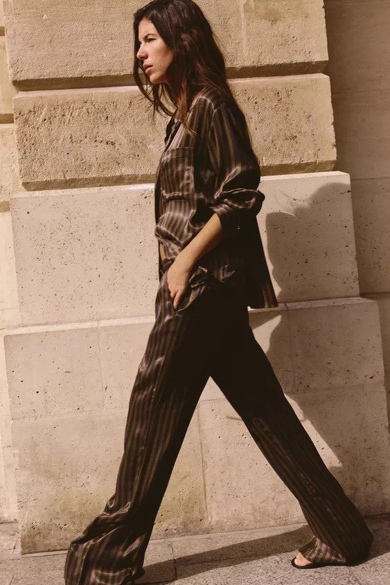 Shirt with lapel collar and long sleeves. Front patch pocket. Front hidden button closure.Khaki |... | Zara US