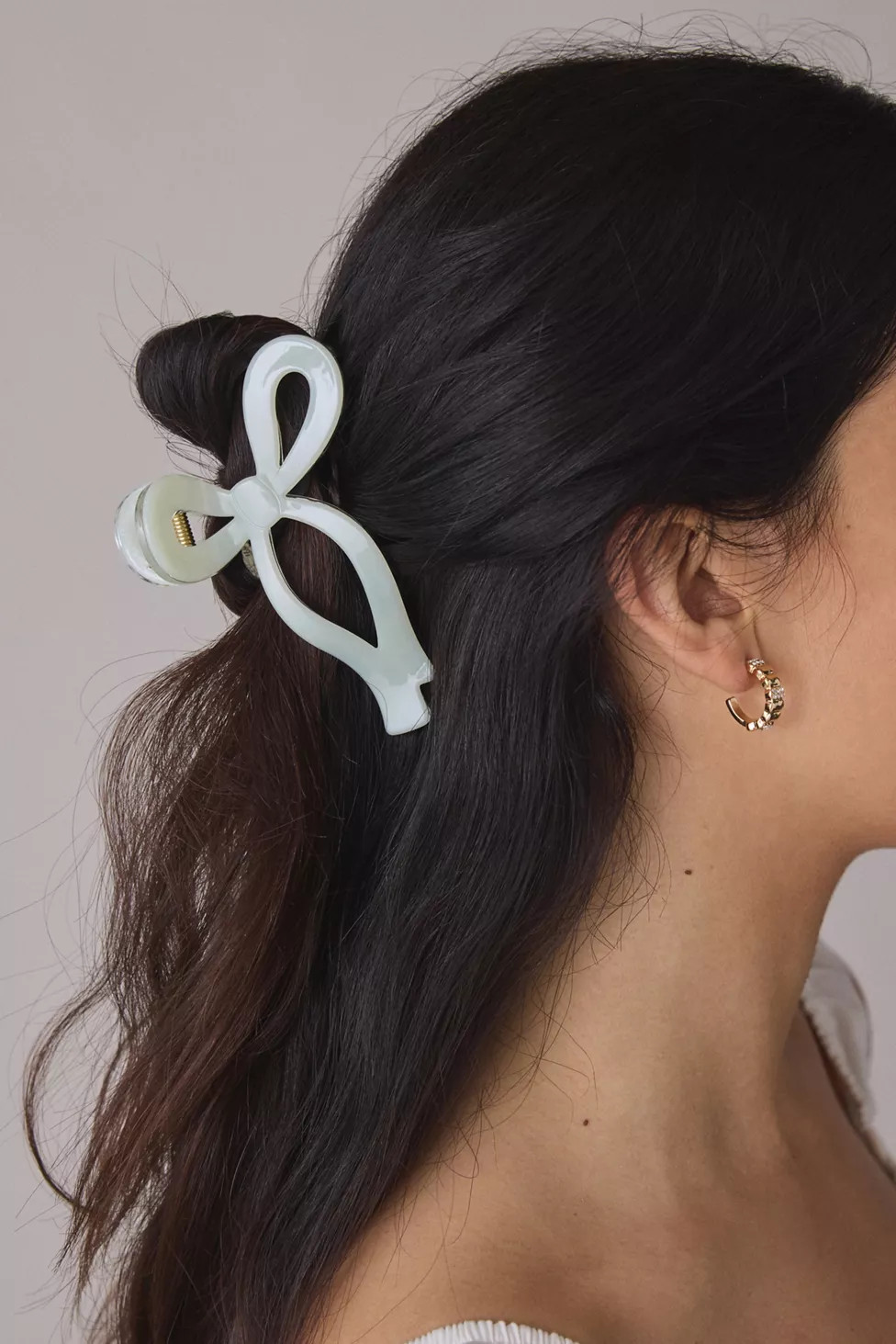 Resin Draped Bow Claw Clip | Urban Outfitters (US and RoW)