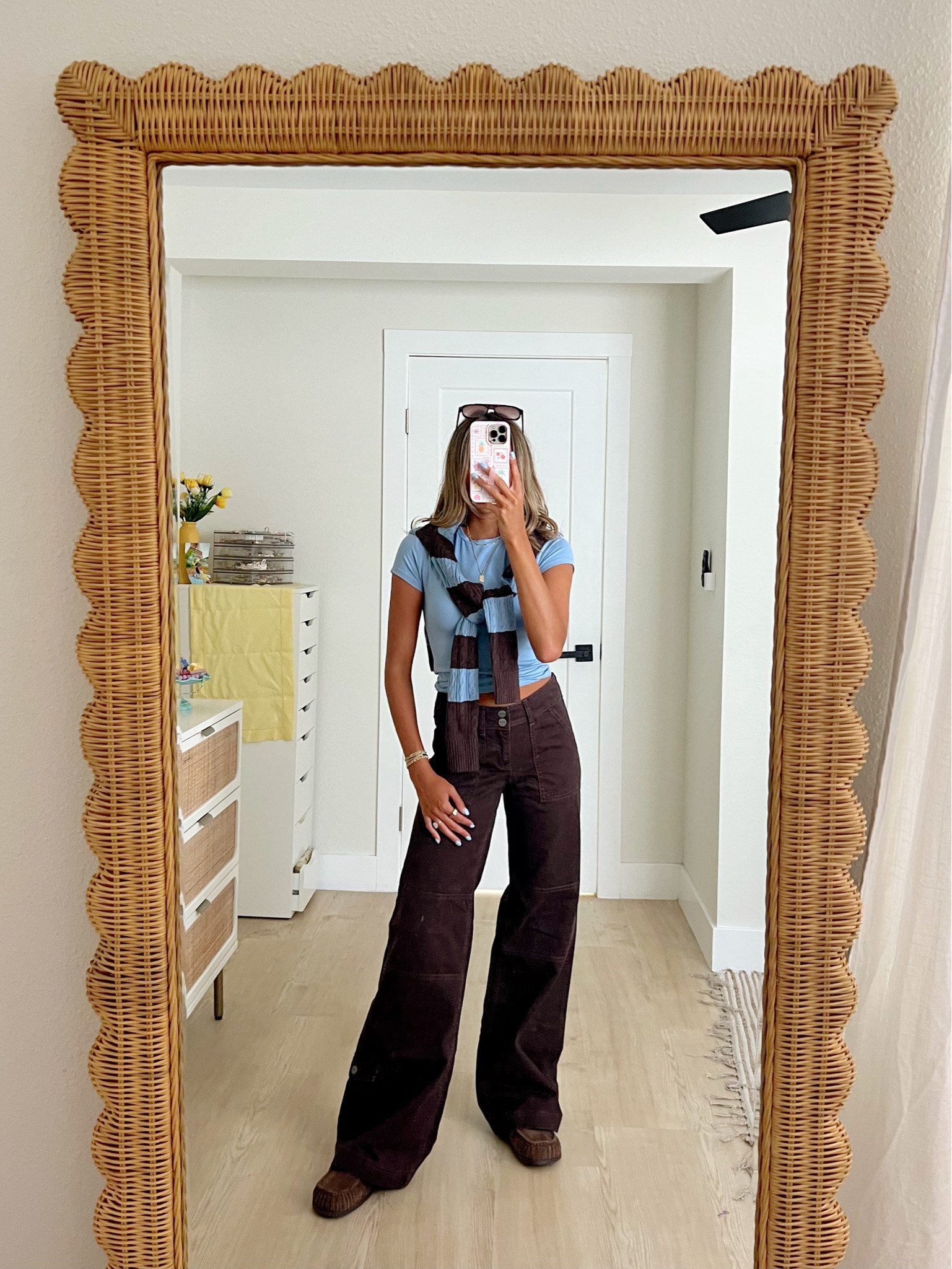 fall outfit ideas from the @hollister sale 🍁👖 code HCOMCKENZIE for an extra 20% off your purchase (codes stack)

wearing an XS in sweaters and tops and 00 regular in jeans

#LTKootd