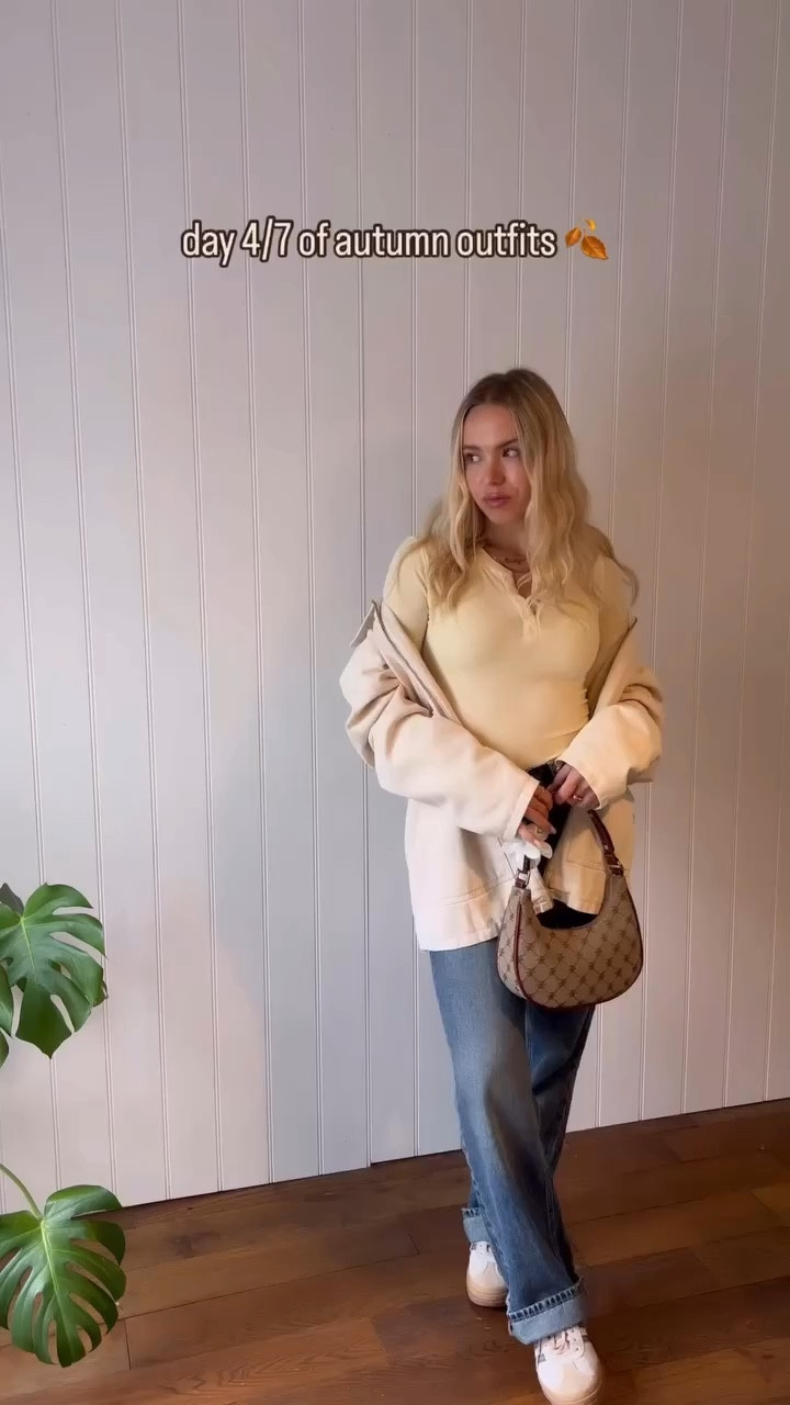 day 4 🍂 butter yellow outfit for autumn 💛 

yellow popper long sleeve top
farm jacket 
dark vintage wash jeans 
adidas bold trainers 

#LTKautumn #LTKuk #LTKstyletip
