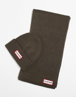 Hunter Unisex beanie and scarf gift set in chocolate brown | ASOS | ASOS (Global)