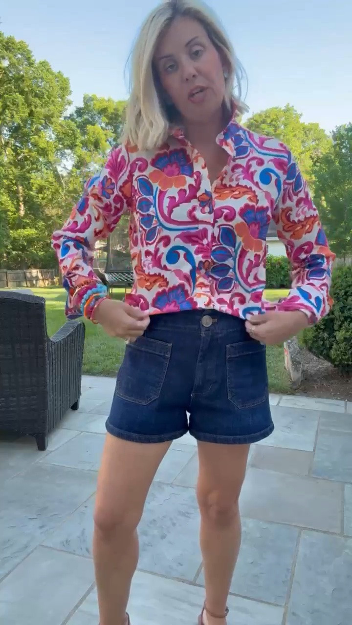 Boden favorites on sale for 25% off EVERYTHING with code 3PPA! This blouse from @Boden (US) 
 is vibrant and beautiful!! I think this is my third print in this shirt. Just gorgeous! Blouse - 2 Shorts - 27 Sandals - 8

#LTKootd #LTKSaleAlert