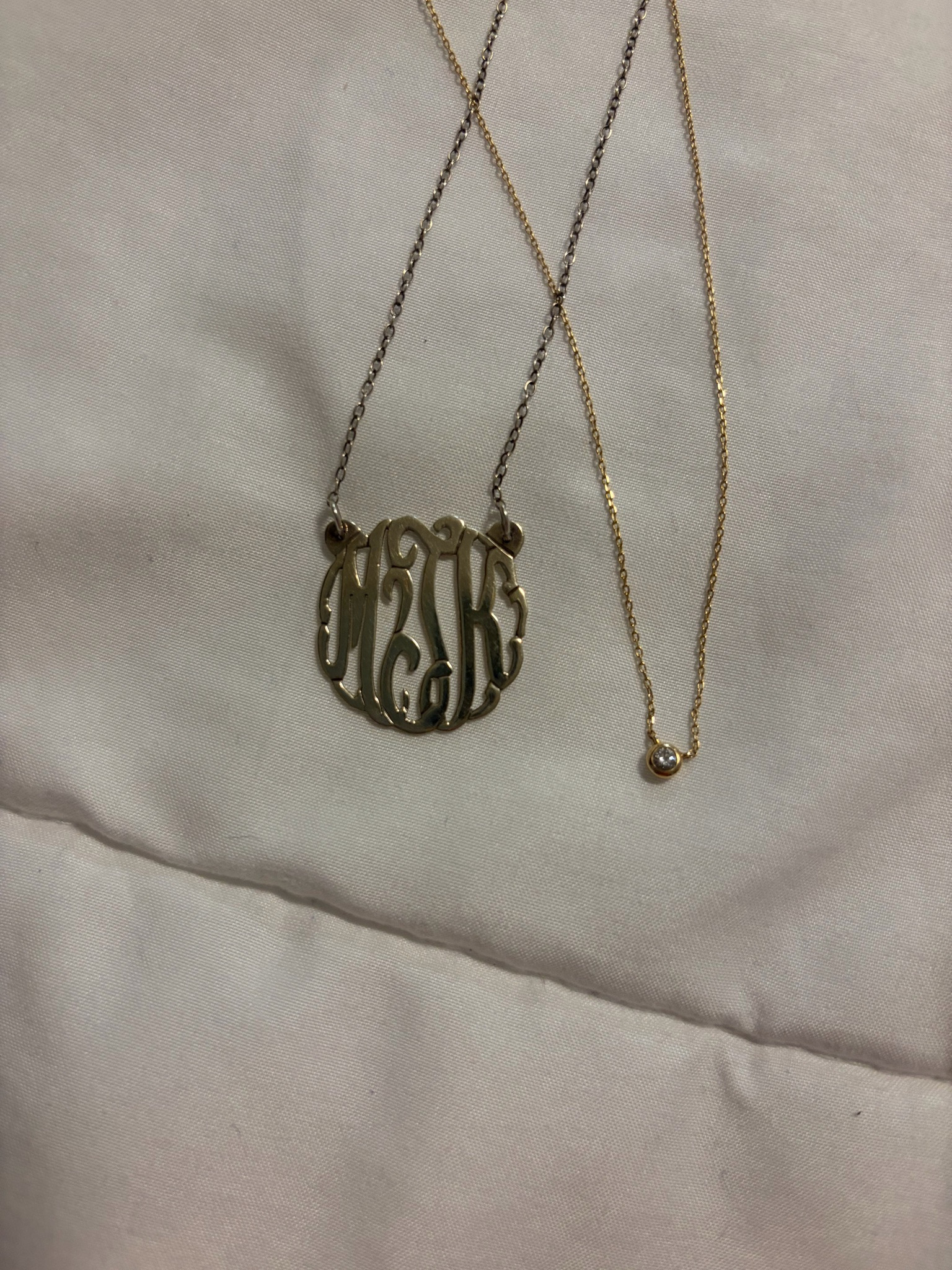 A sweet necklace stack. I’ve really been into my monogram necklaces lately.  A nice addition to your jewelry or a great gift idea, too. 


#giftforher #giftidea #necklace #necklacestack #monogramnecklace #bezelnecklace @Quince @Etsy

#LTKU #LTKOver40