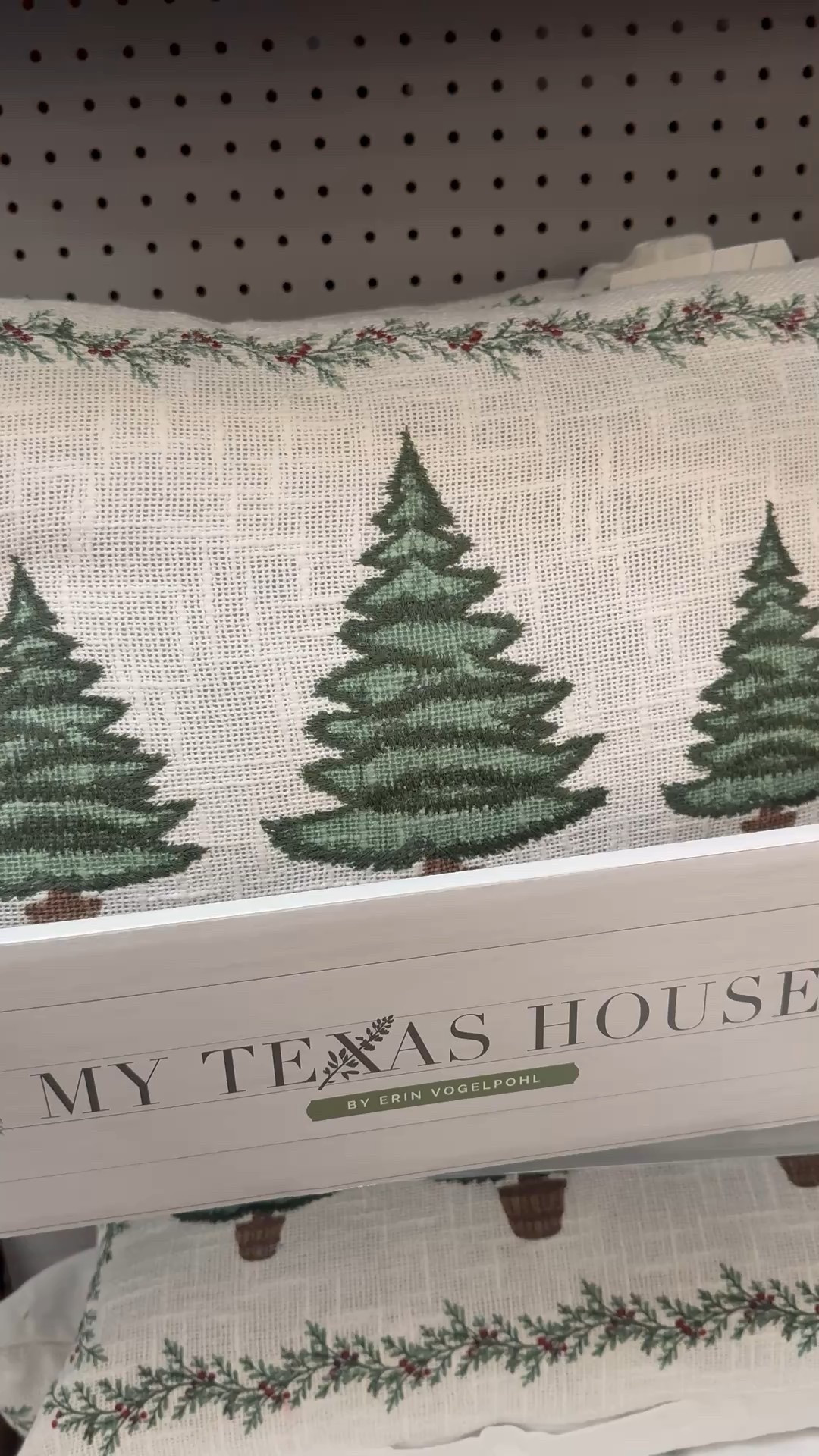 Pottery Barn look, Walmart price… 🌲