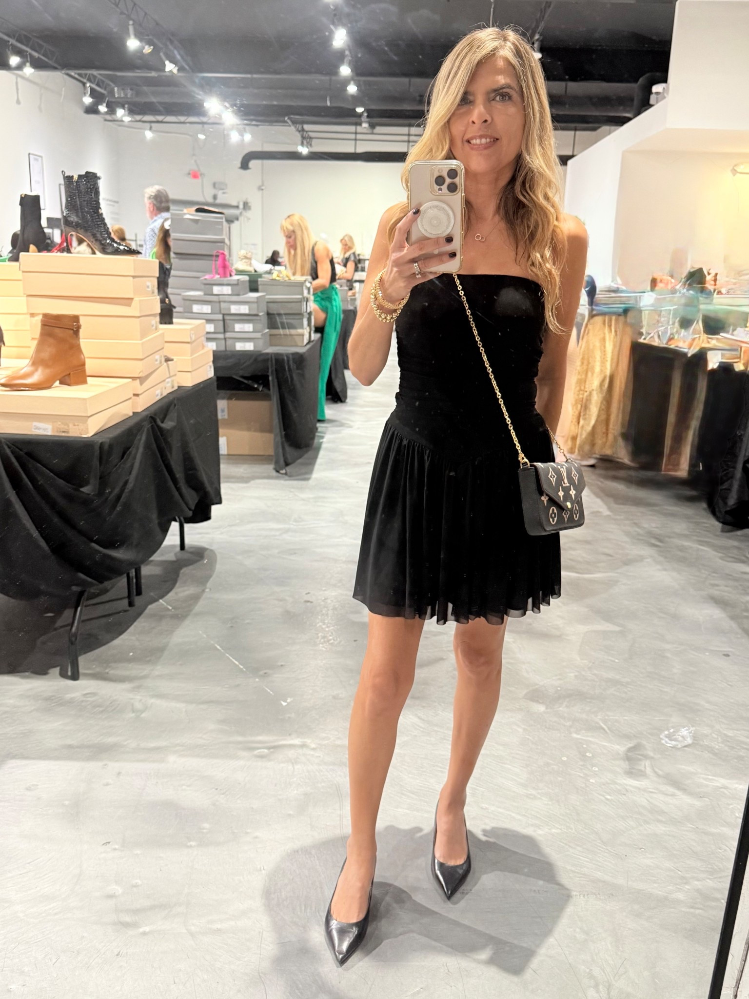 Black dress 
Kitten heels 

#LTKGiftGuide #LTKHoliday #LTKSaleAlert