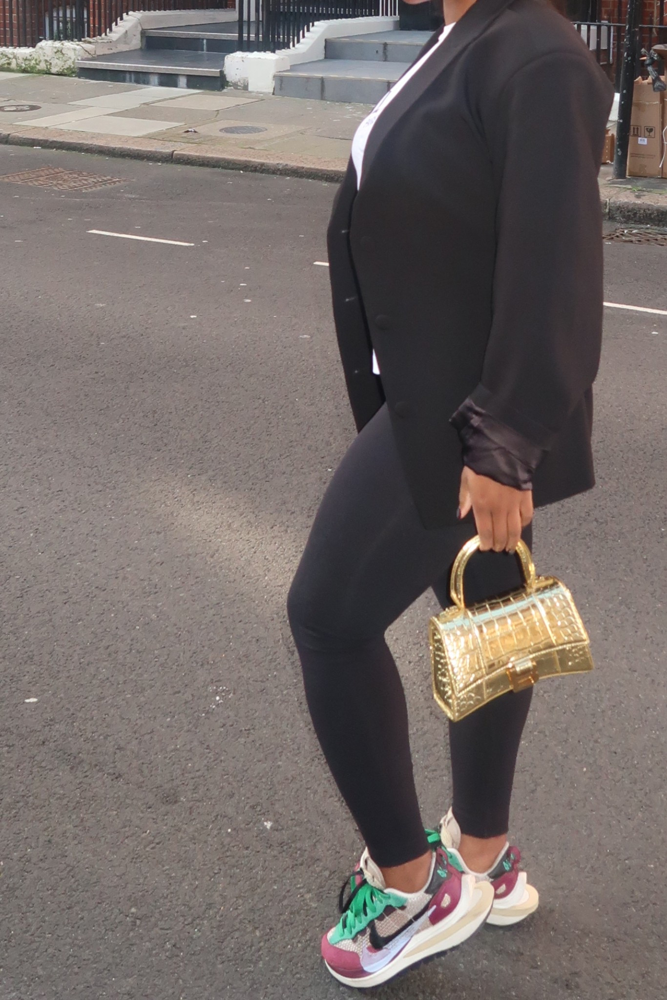 Leggings and blazer outfit 
Leggings 
Blazer 
Trainers 
Gold bag 

#LTKsummer #LTKuk #LTKspring