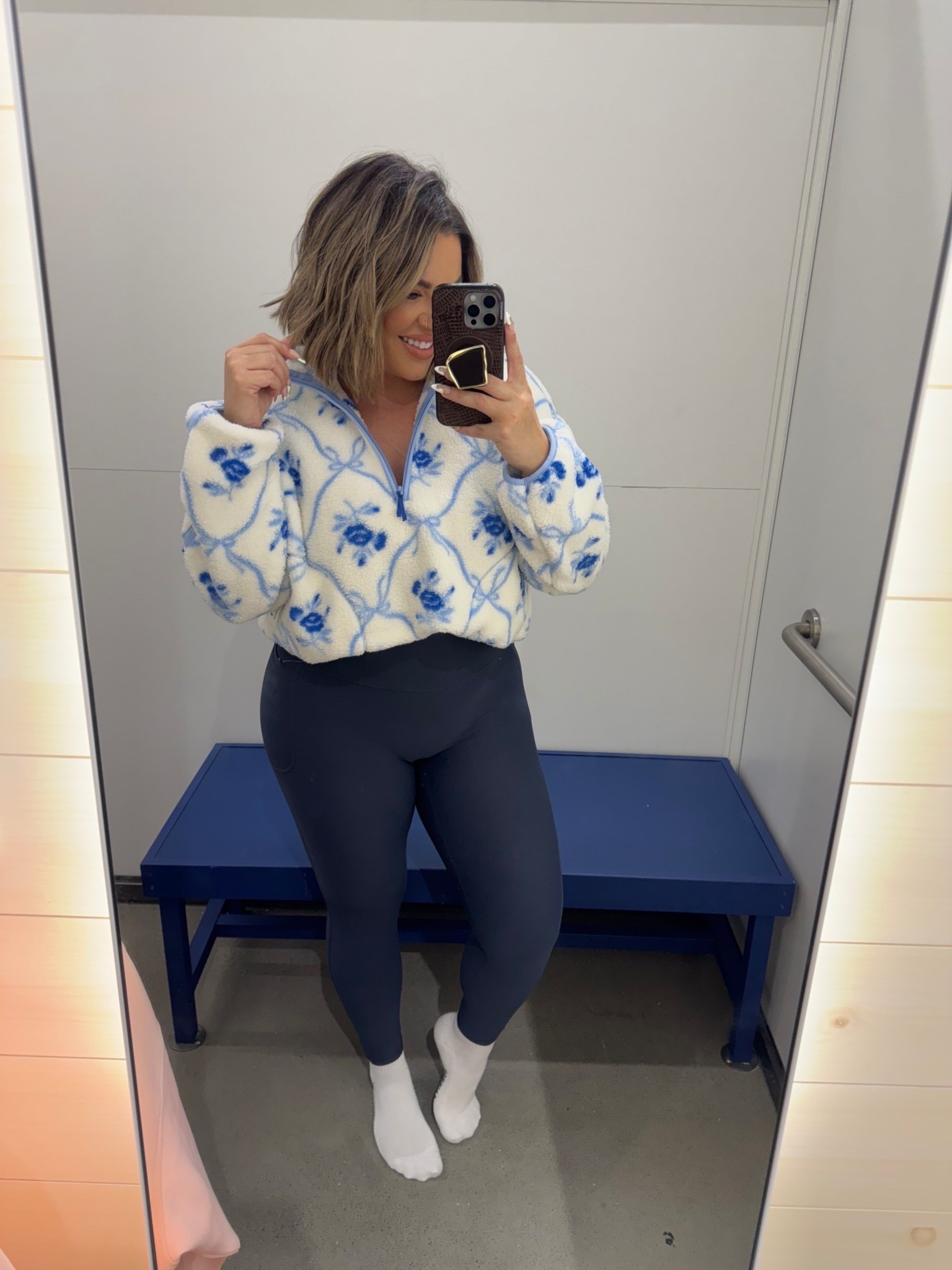 Bra top XL 
Sweater L
Leggings L ( run a little snug maybe size up if between sizes ) 
#oldnavy #activewear 

Follow my LTK @shaynaslife on the @shop.LTK app to view this post and get my exclusive app-only content!

#liketkit 
@shop.ltk
https://liketk.it/5KAAm

#LTKfitnessgoals #LTKSaleAlert #LTKActive