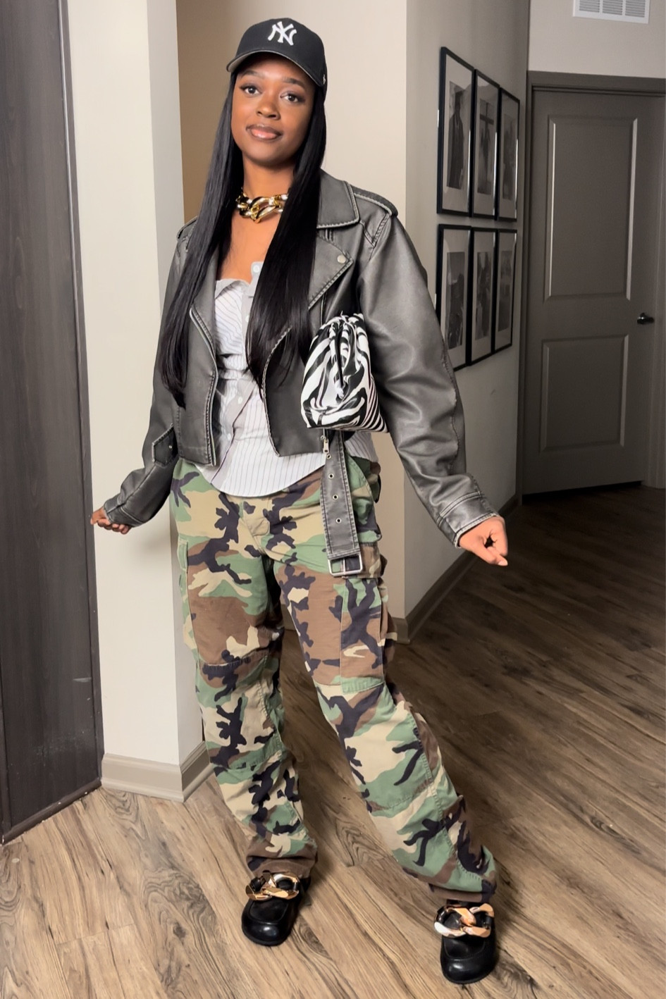 OOTD | Shein Outfit 🦓🖤

shein outfit, outfit inspiration, style inspiration, street style, streetwear, leather jacket, camo pants, cargos 

#LTKFindsUnder50 #LTKU #LTKStyleTip