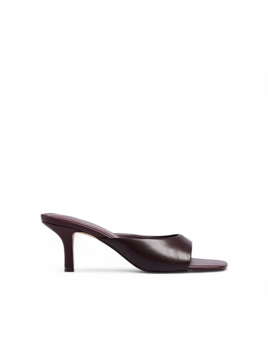 NA-KD Leder-Mules in Burgunderrot | ASOS (Global)