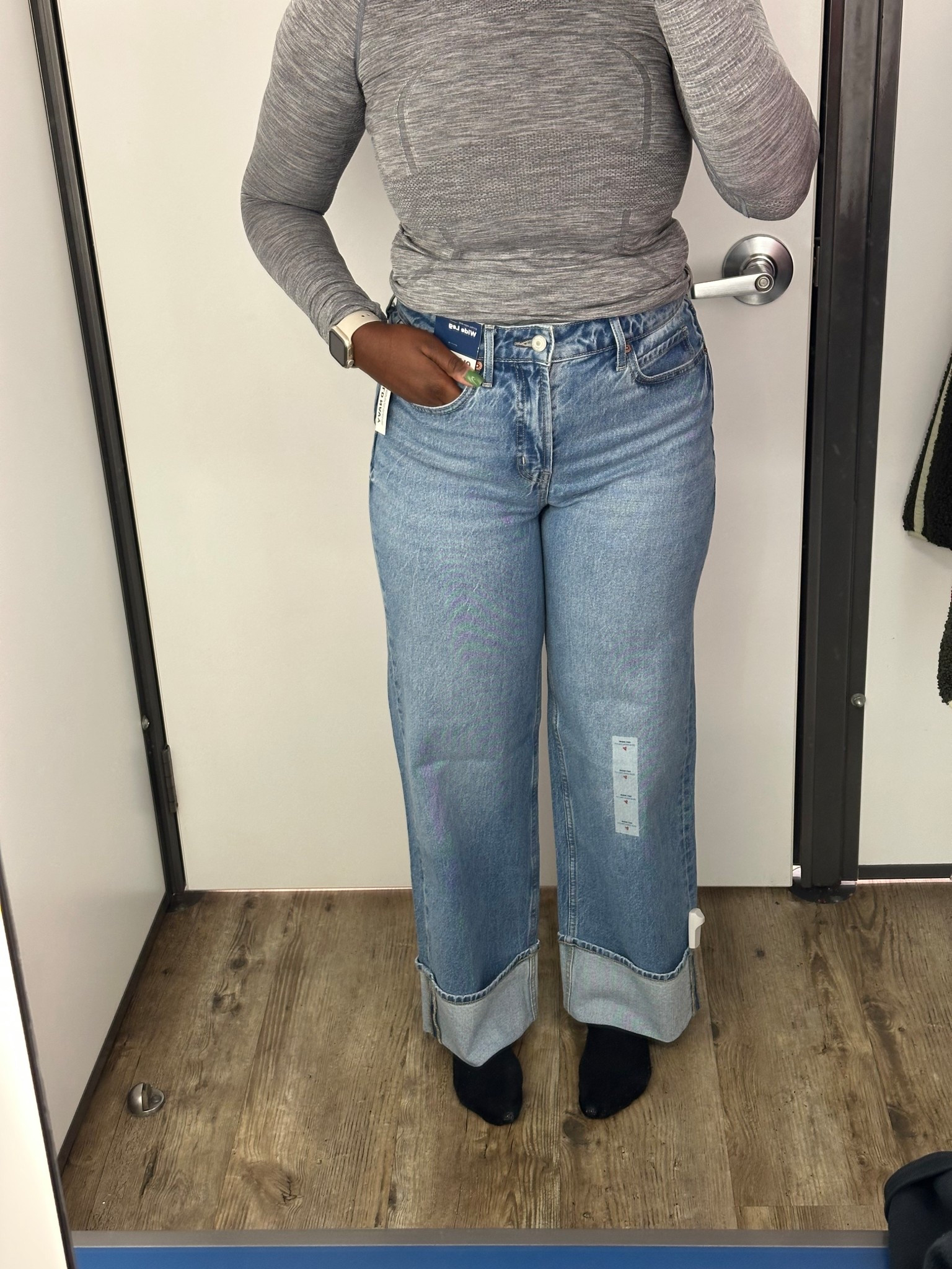 Size down ! Wearing a size 4  

#LTKSeasonal #LTKMidsize #LTKSaleAlert