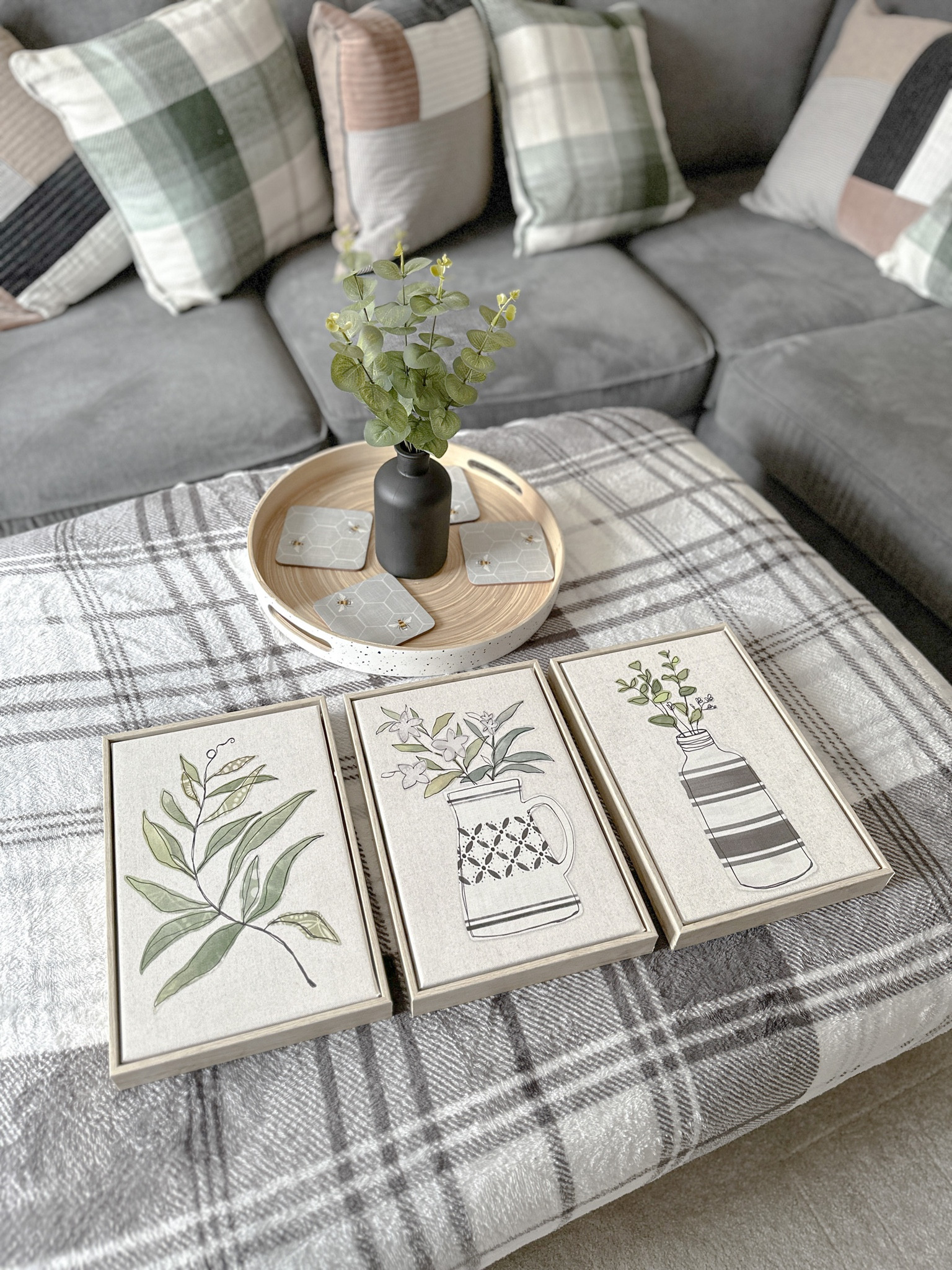 Dunelm plant canvas frames 🌿🌲
Sofa - DFS
Plant - B&M
Tray - Aldi
Cushions - B&M

#LTKFind #LTKhome #LTKunder50