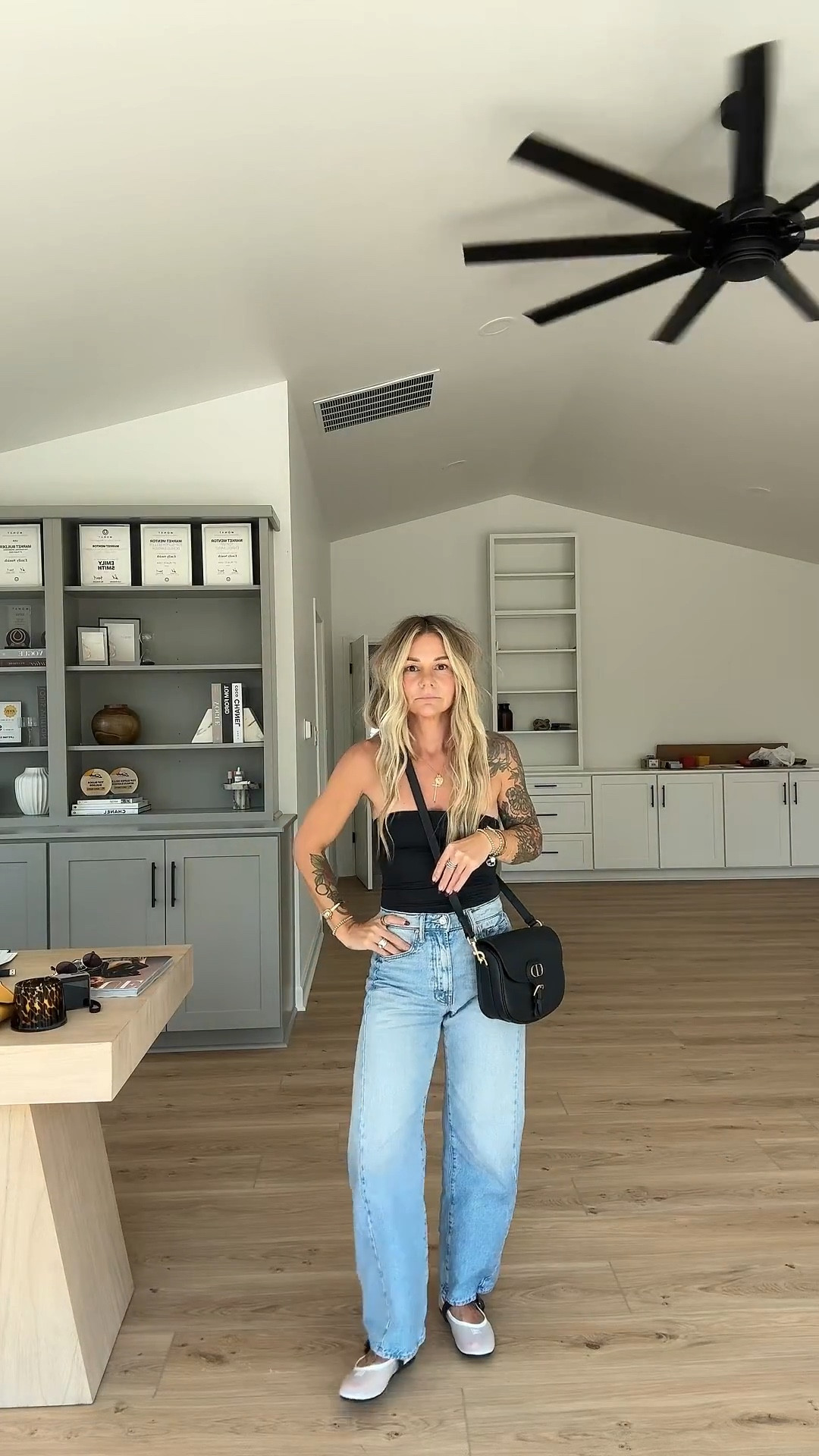 OOTD to leave the house! 😂

Bag is option 3 Premium quality 22cm
Jeans runs small - size up one - I’m in a 25
Shoes run tts - option D1