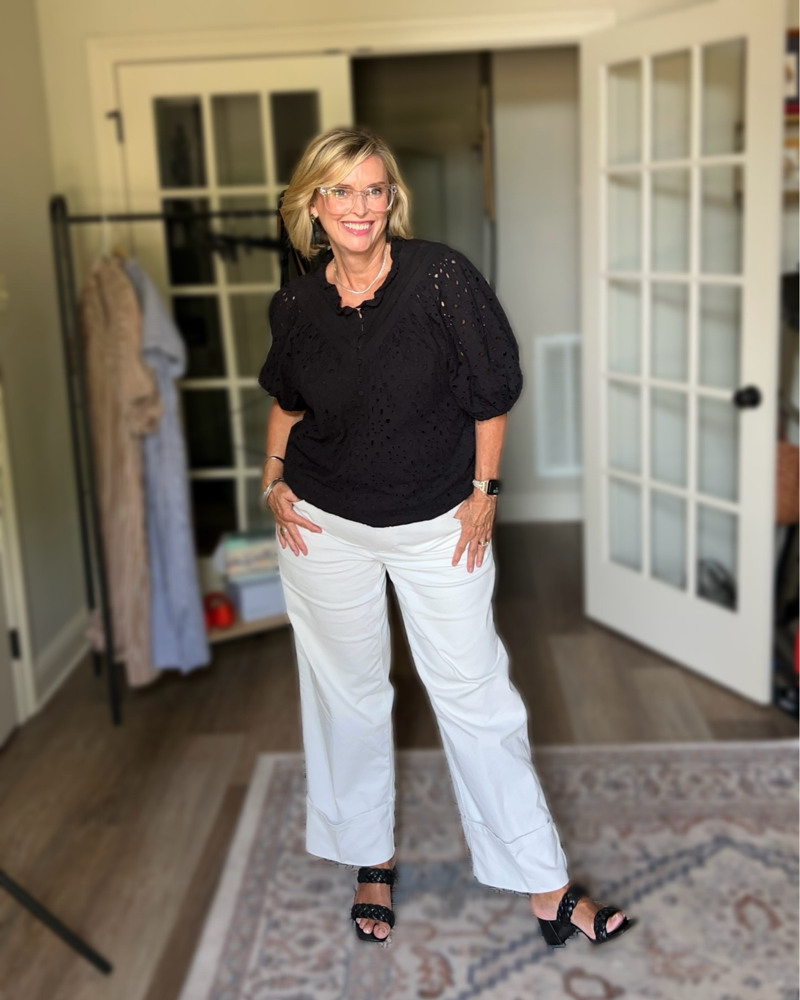 Black and white outfit idea

#LTKMidsize #LTKSeasonal