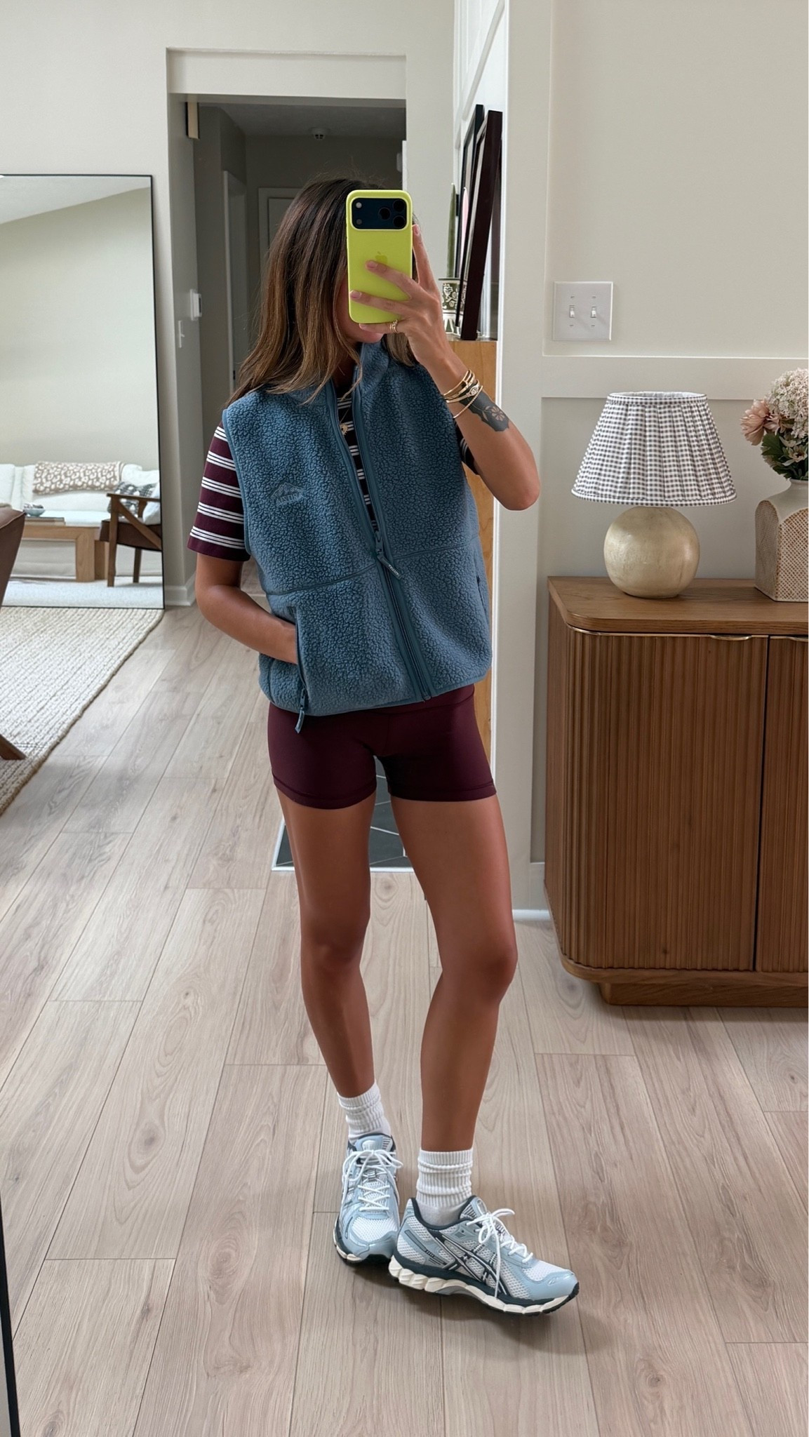 @Aritzia  fleece mix + match! Sizes below:

Fleeces and tees: small
Butter shorts: 4
Softbound pants: XS

#aritziapartner