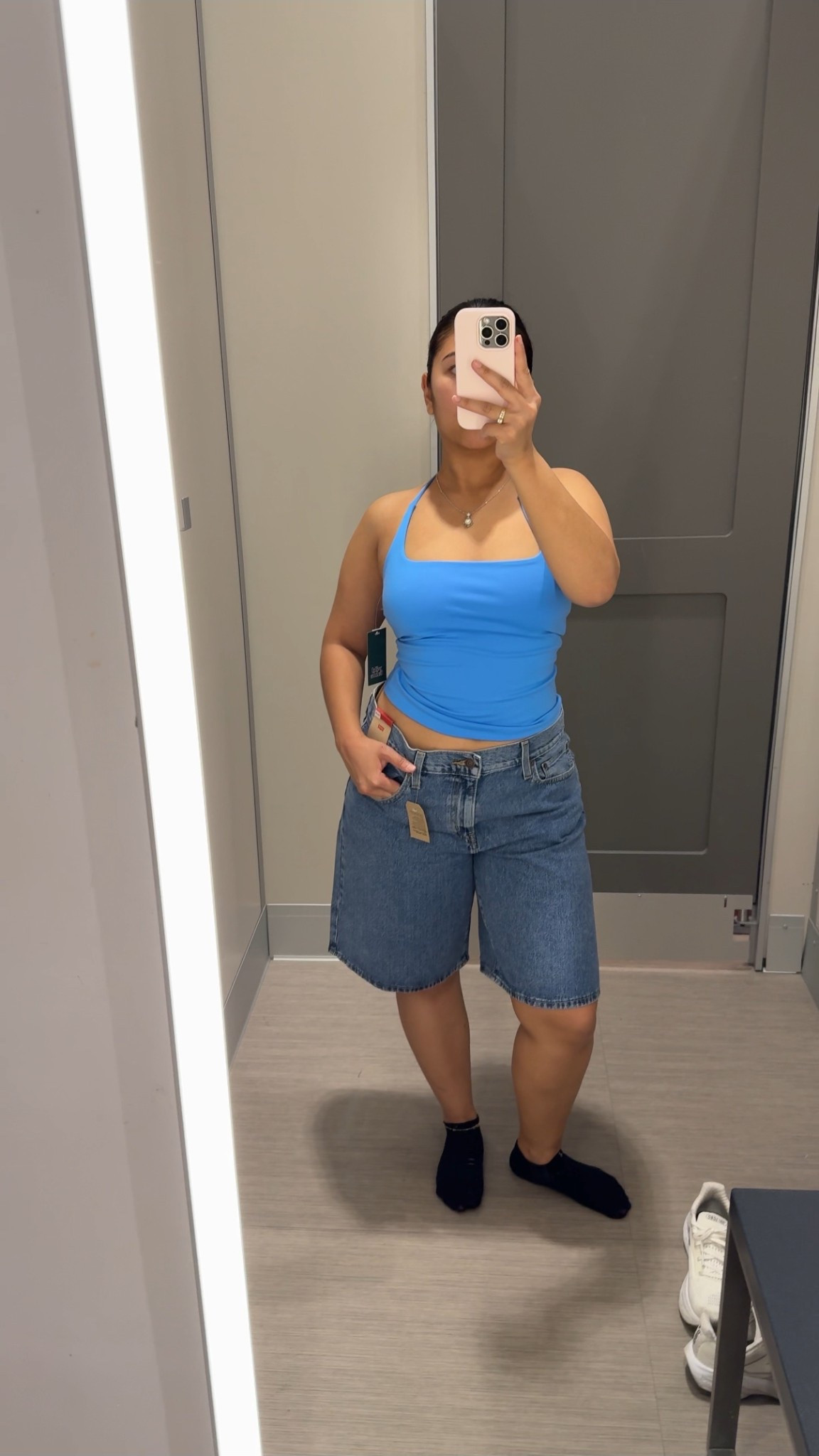 Size 31 jorts
Size S top