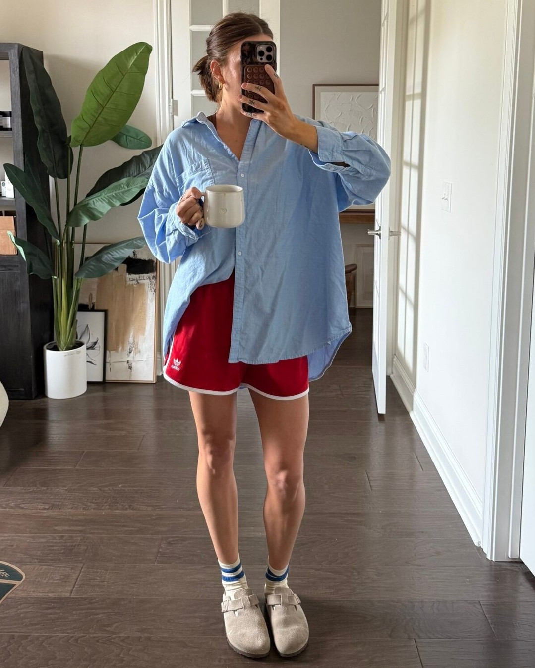 Still not over these casual, comfy, easy, loose athletic shorts. My favorite thing about them is how they can be styled in SO many ways. A great option if you don't wanna wear cutoffs.

