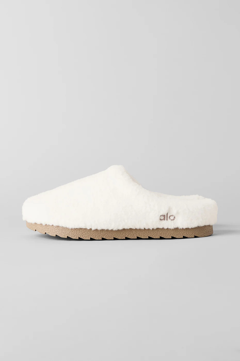 ALO | Sherpa Recovery Slipper Shoes in Ivory White, Size: 7M/9W | Alo Yoga (US)