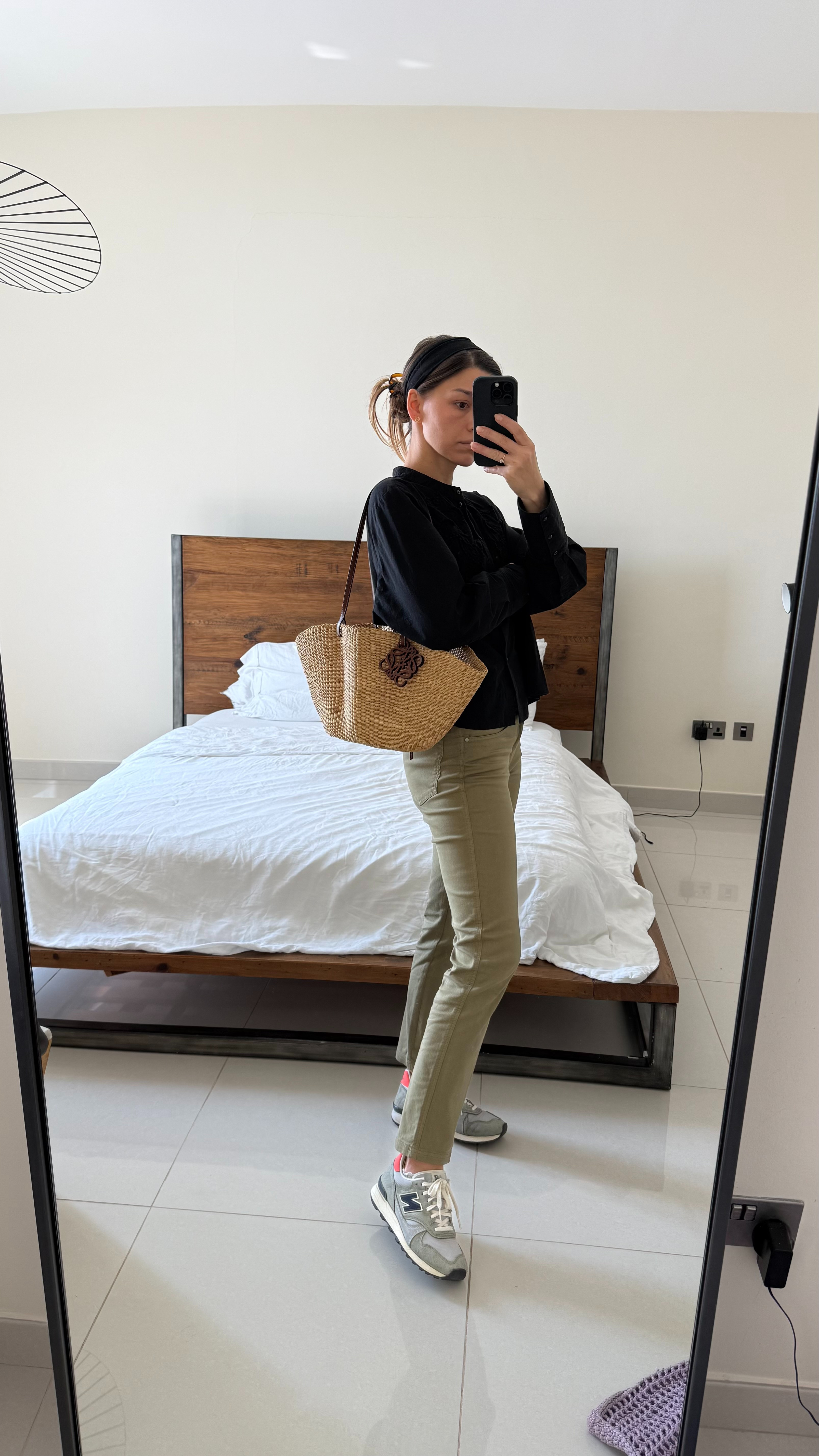 what I loved this week - khaki jeggings, broderie shirt blouse in black, casual work from home or mom outfit 