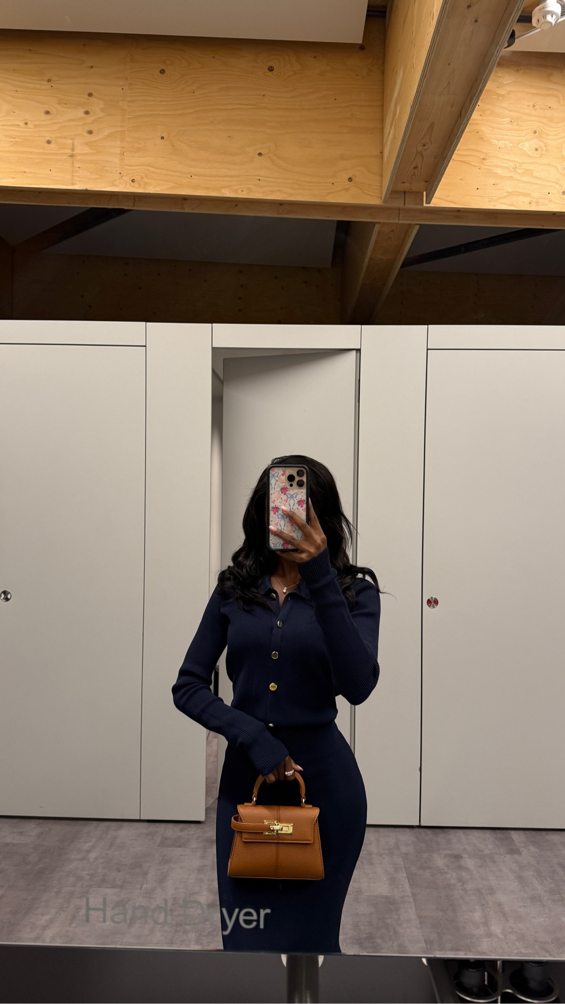 Gorgeous ribbed long sleeved maxi dress. Perfect for fall & winter ✨ #classystyle #elegant 