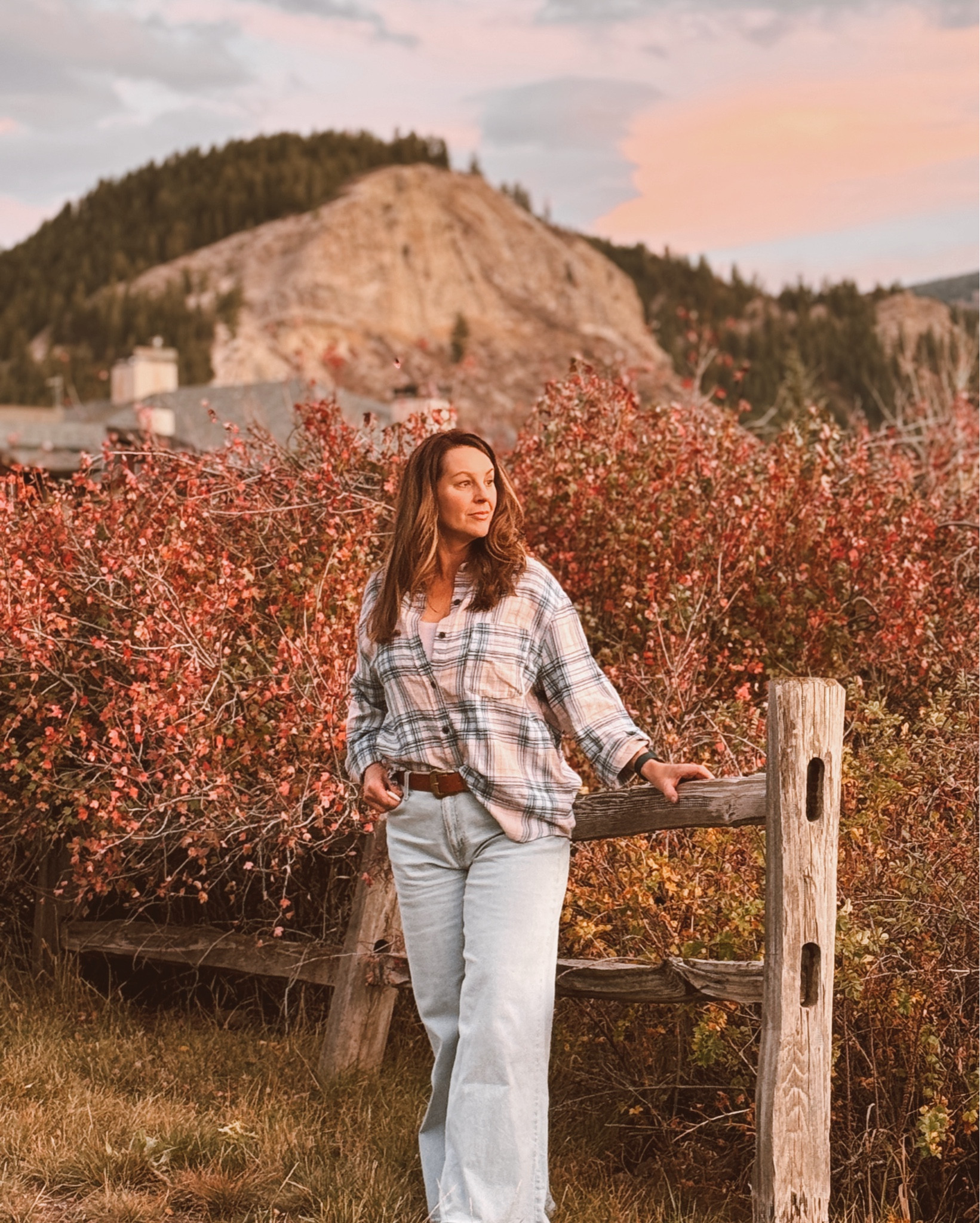 Colorado: you can’t beat these sunsets! 
And you can’t beat these flannels from Target! They are a fall staple item! Oversized and with pockets. 
You can dress them up or go casual. Wear alone or under a sweater. So many options! 

* I upsized for an extra oversized look and feel. Fall = Comfy Cozy! 

#flannel #widelegjeans #oversizedflannel #falllooks #plaidshirt #coloradolooks #colorado #midwestlool

#LTKSeasonal #LTKStyleTip #LTKMidsize