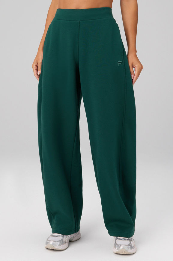 Cozy Fleece Barrel Sweatpant | Fabletics