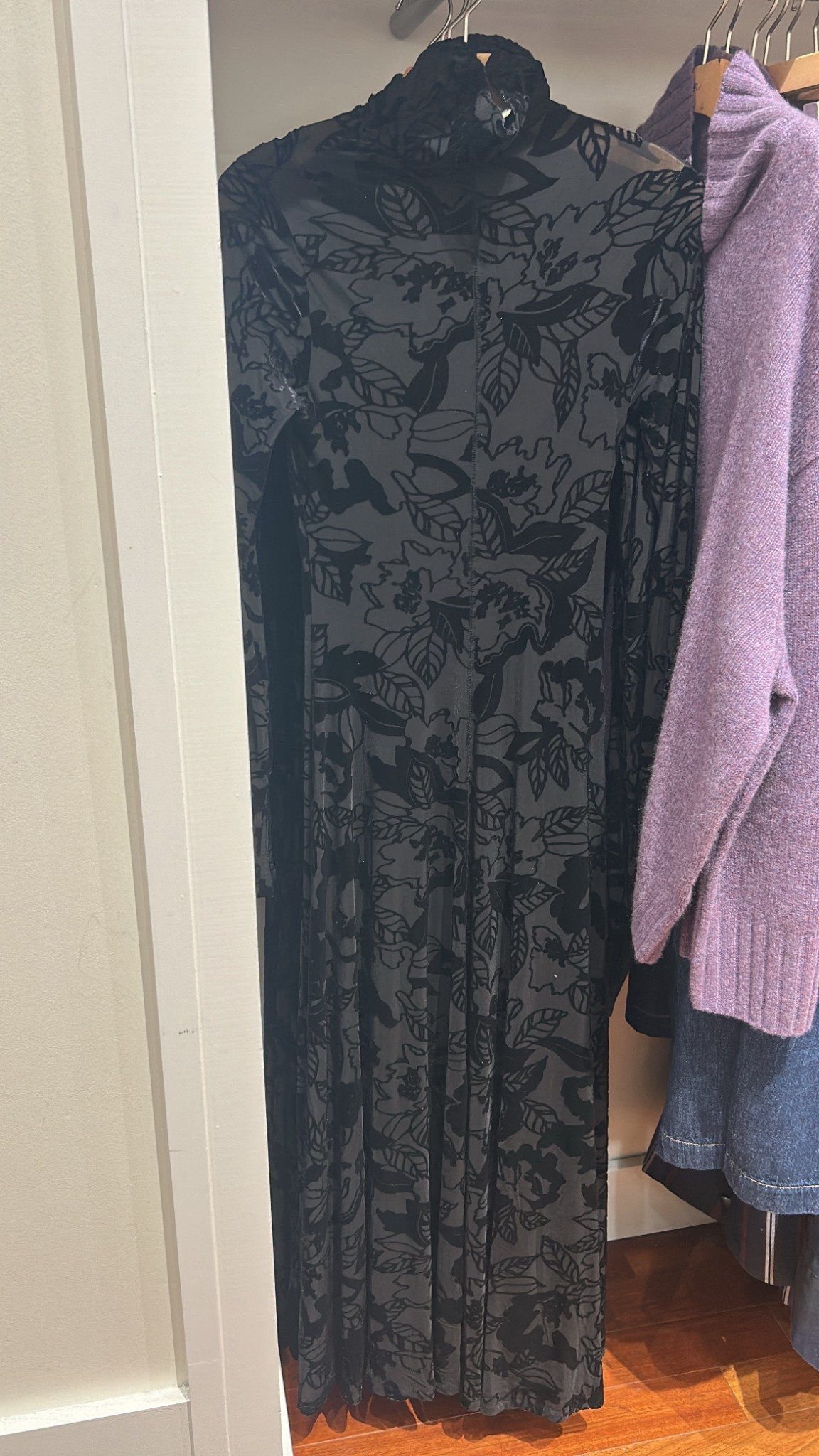 banana republic 

black velvet | velvet dress | holiday outfit idea | ootd | holiday style | style tips | outfit inspo | what i wore | what to wear for holiday | holiday dress | holiday party | short long sleeve dress | little black dress

#ltkgiftguide #ltkmidsize #ltkholiday

