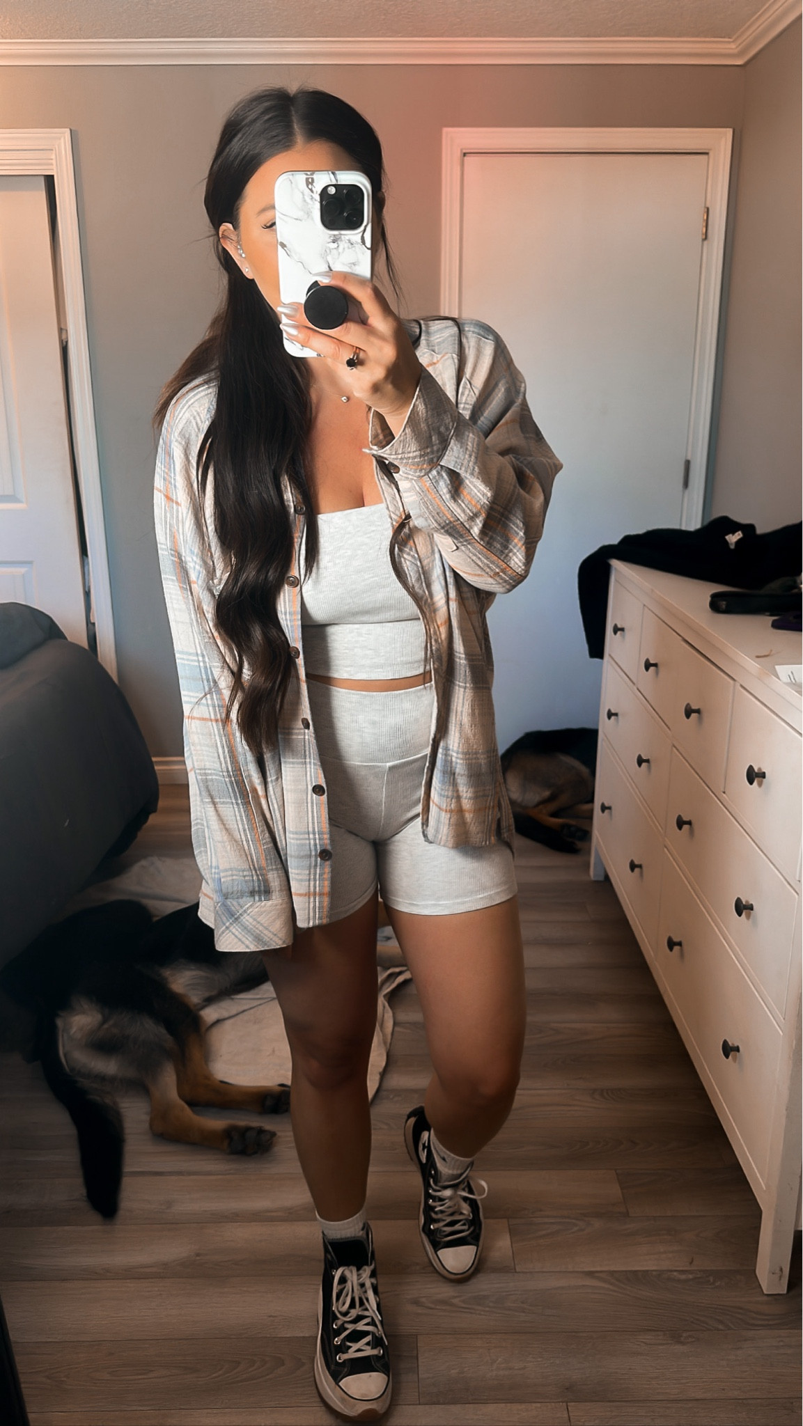 Casual Weekend Outfit ✨🖤

CODE: HOLLYANN saves you money at checkout at the foxy kind! 

5’4 ✨ 150 lbs. ✨ Size 4/27
Wearing size small in set and flannel
