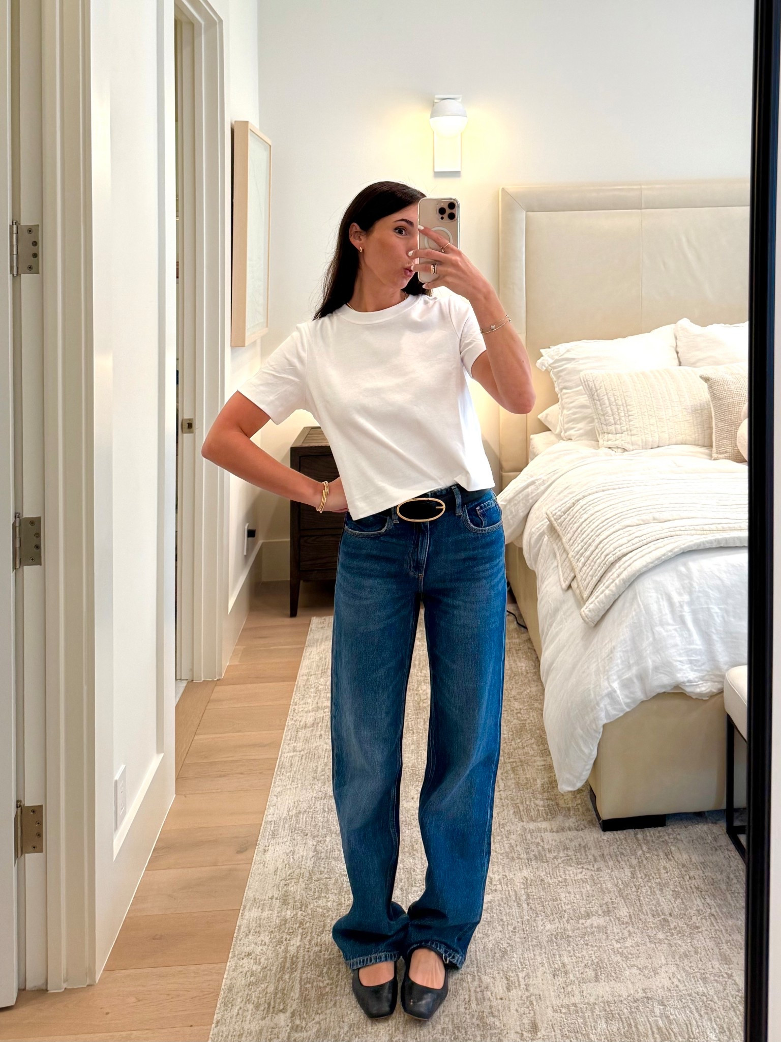 DO NOT SLEEP ON A CLASSIC WHITE TEE - this one is perfect if you’re in the market for one #dynamitepartner 
(@dynamiteclothing on IG!)