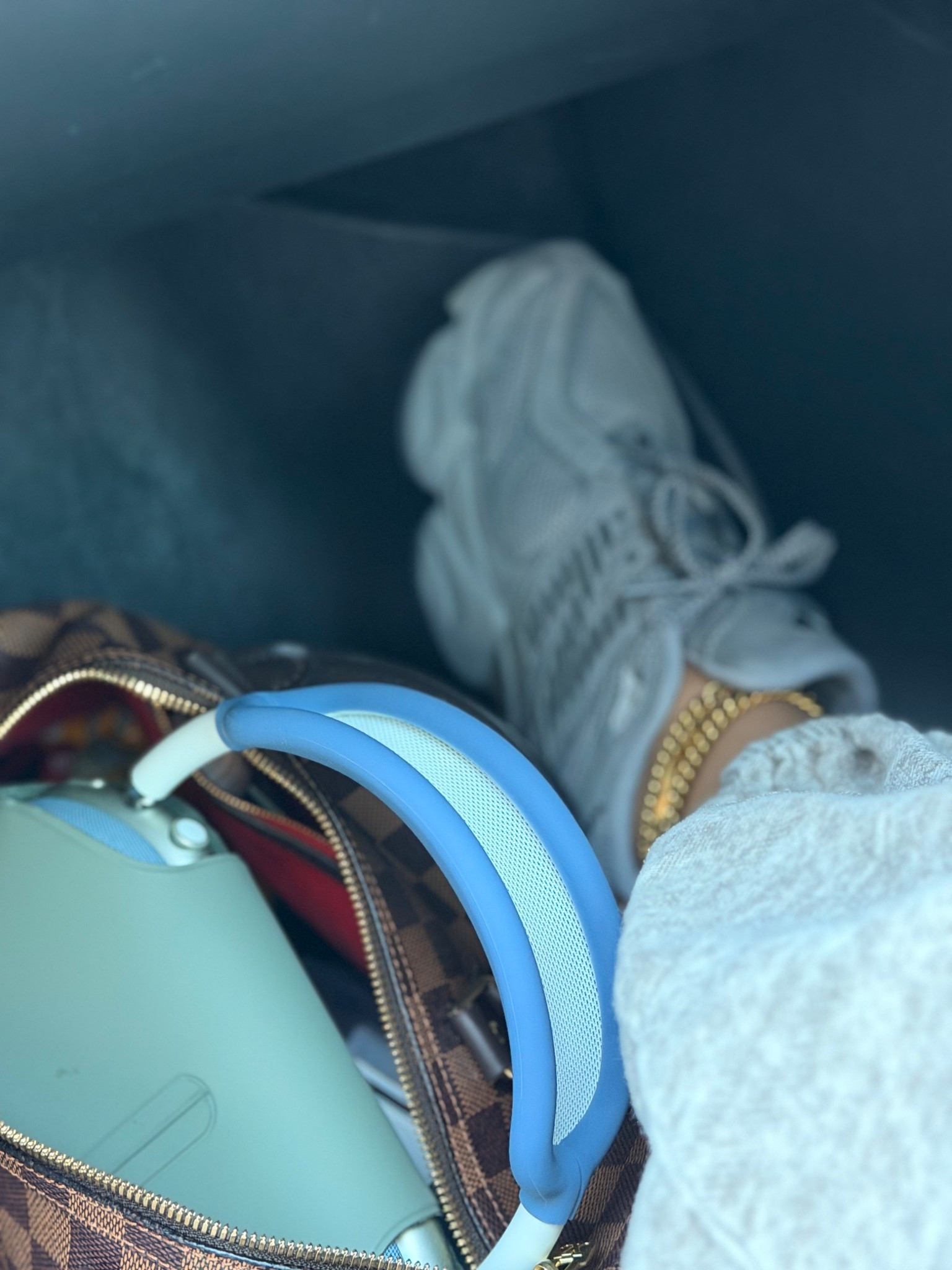 Travel kit essentials:

Large bag ✅
Comfy sneakers ✅
Headphones + accessories ✅
Ankle candy ✅

#LTKTravel #LTKStyleTip