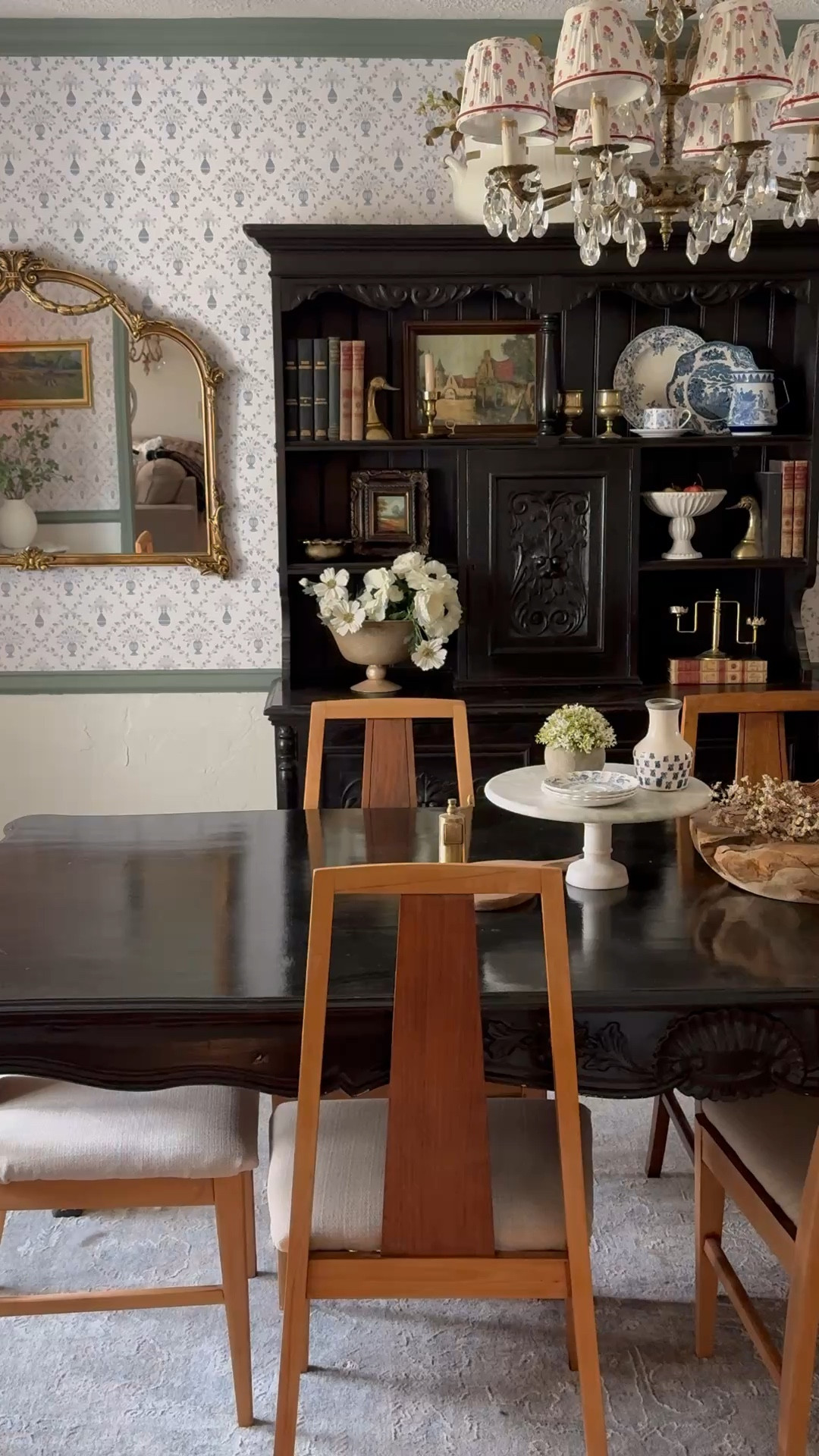 One of my favorite gold mirrors has finally been restocked!!! Also, sharing my wallpaper, pleated chandelier lampshades, vintage decor pieces, and moree

#LTKSeasonal #LTKHome #LTKSaleAlert