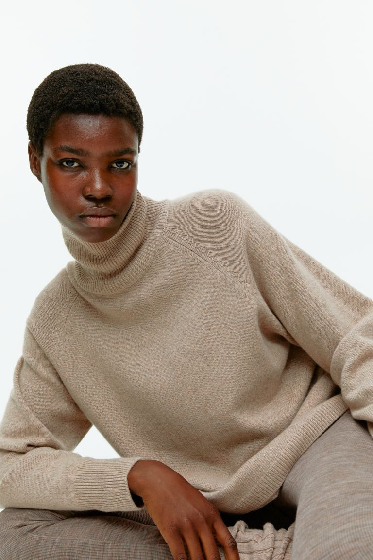 Rollkragenpullover mit Raglanärmeln, aus Kaschmir | H&M (DE, AT, CH, NL, FI)