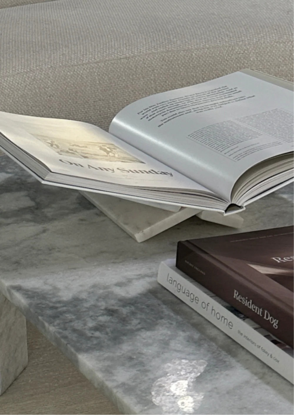 WHITE MARBLE BOOKSTAND | Off-White Palette