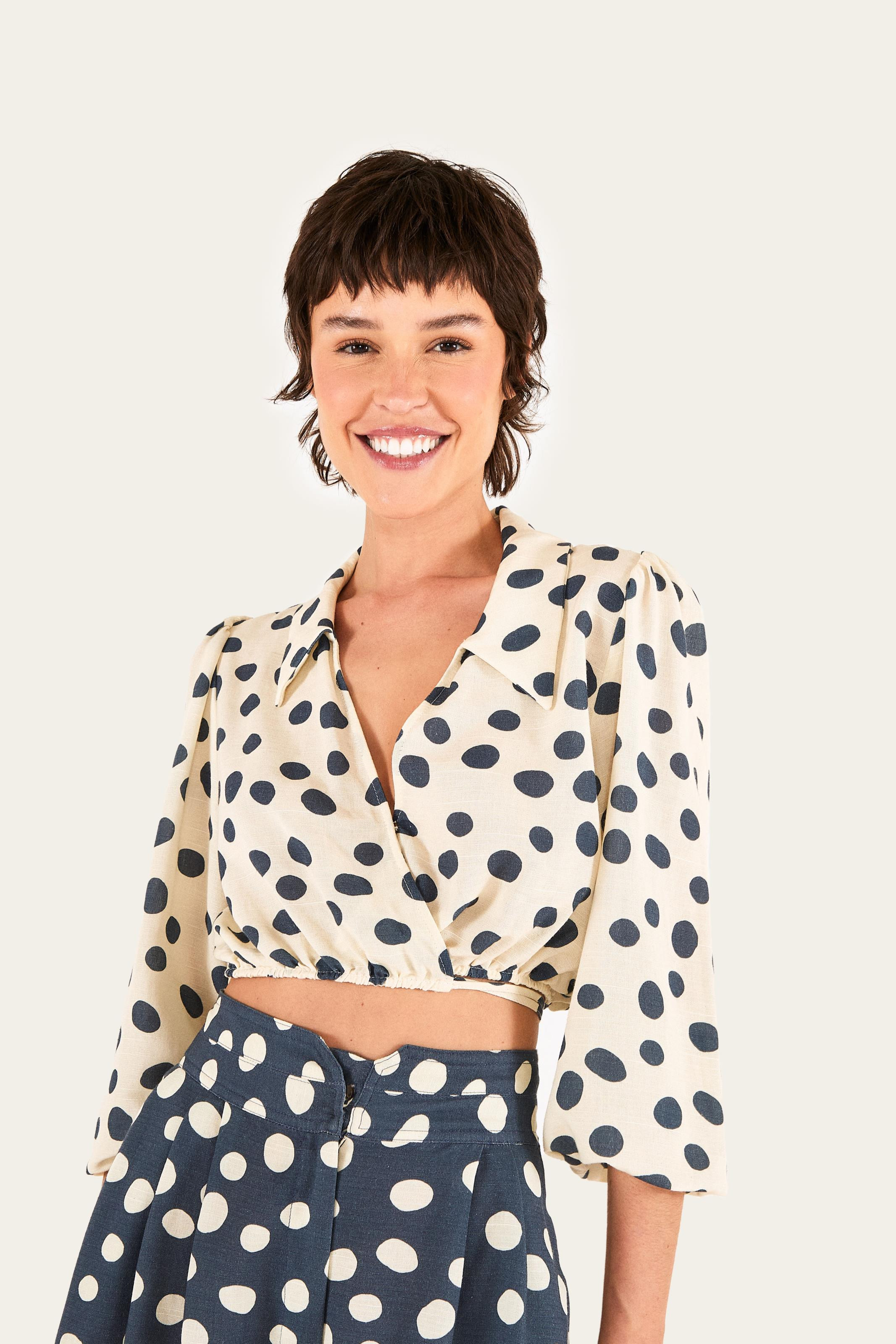 Camisa Cropped Estampada Banangola Poá | OffPremium (BR)