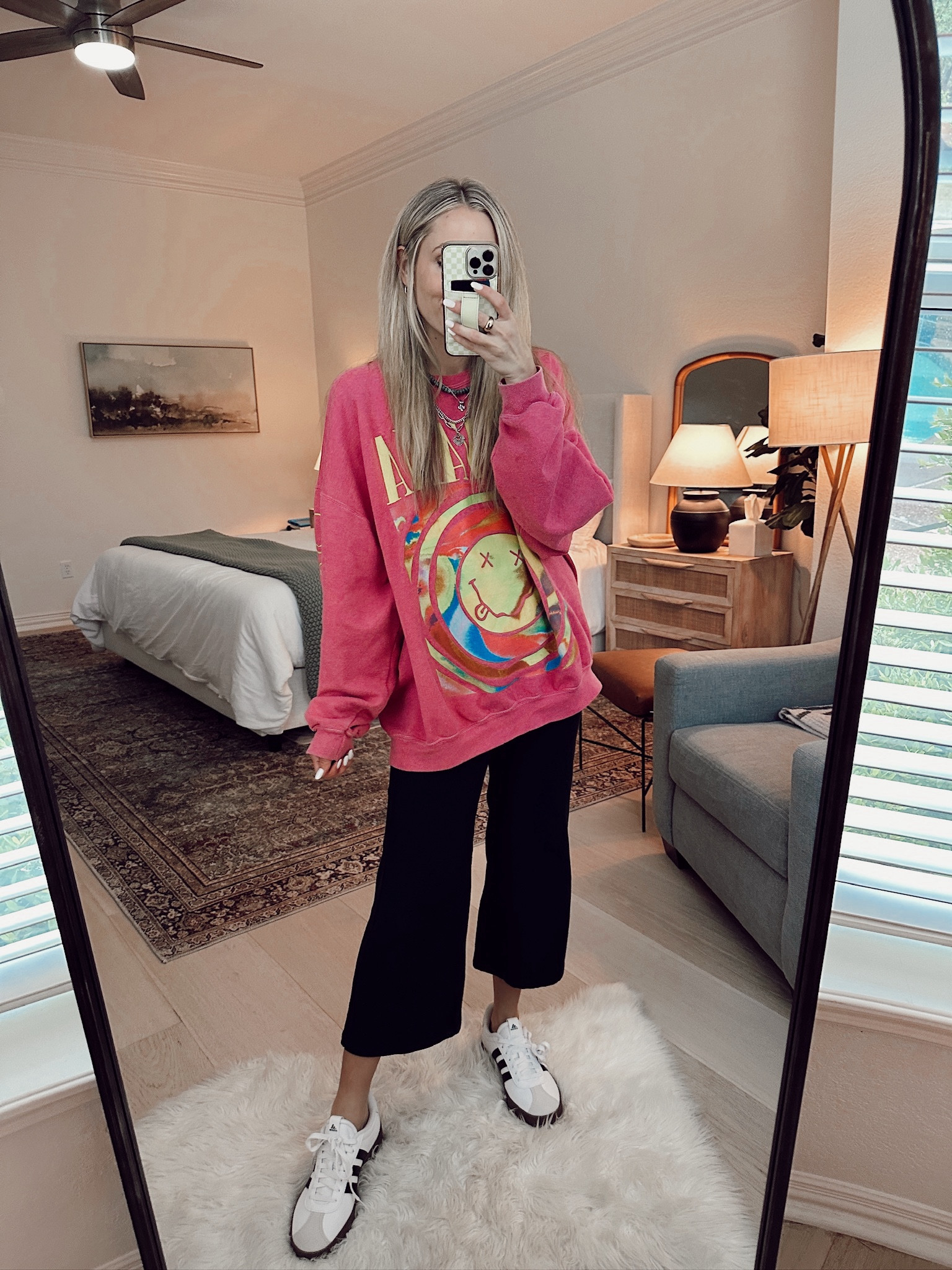 Cozy Outfit Inspo. 

Sweatshirt size s / m 
Exact pants oos, linked similar!

#LTKStyleTip #LTKShoeCrush