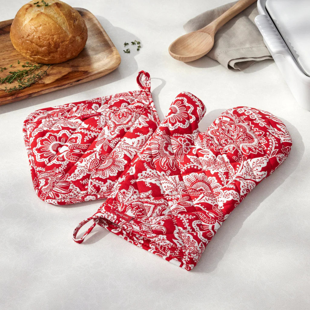Pot Holder & Oven Mitt Set | Vera Bradley