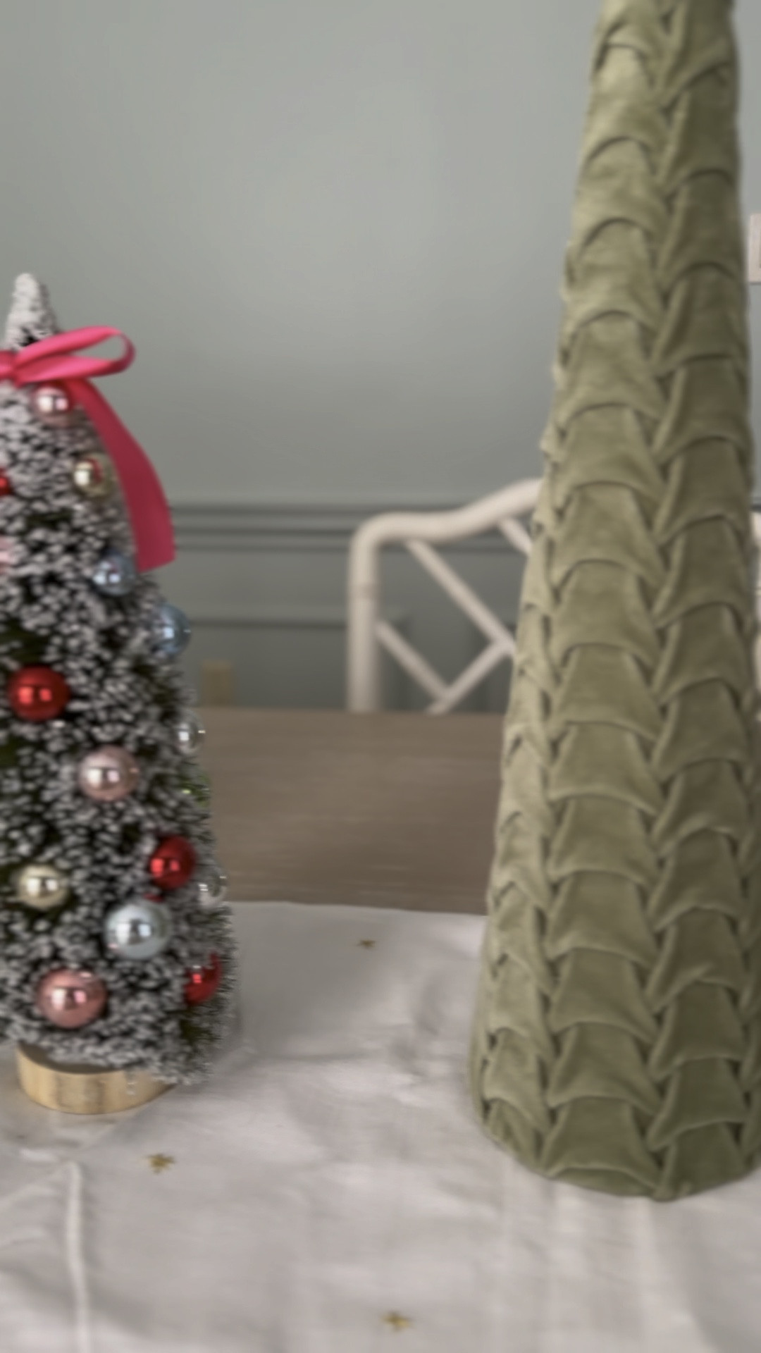 this simple holiday tablescape is making my day 🤍✨

#LTKfindsunder100 #LTKfindsunder50 #LTKHoliday