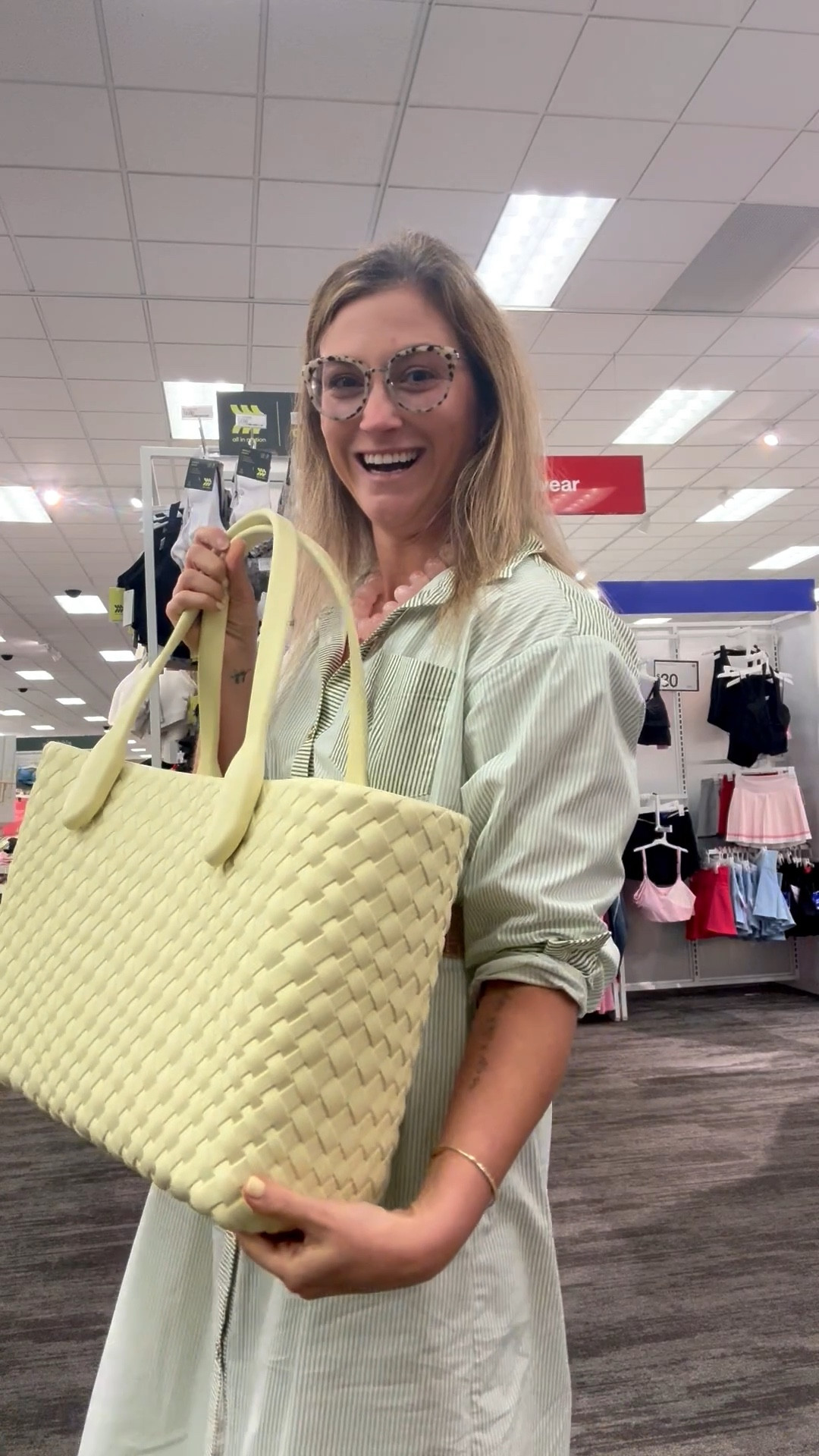 Easy to wipe clean , stylish weave pool / beach bag ! Love the butter yellow 

#LTKgrwm #LTKmomlife #LTKTravel