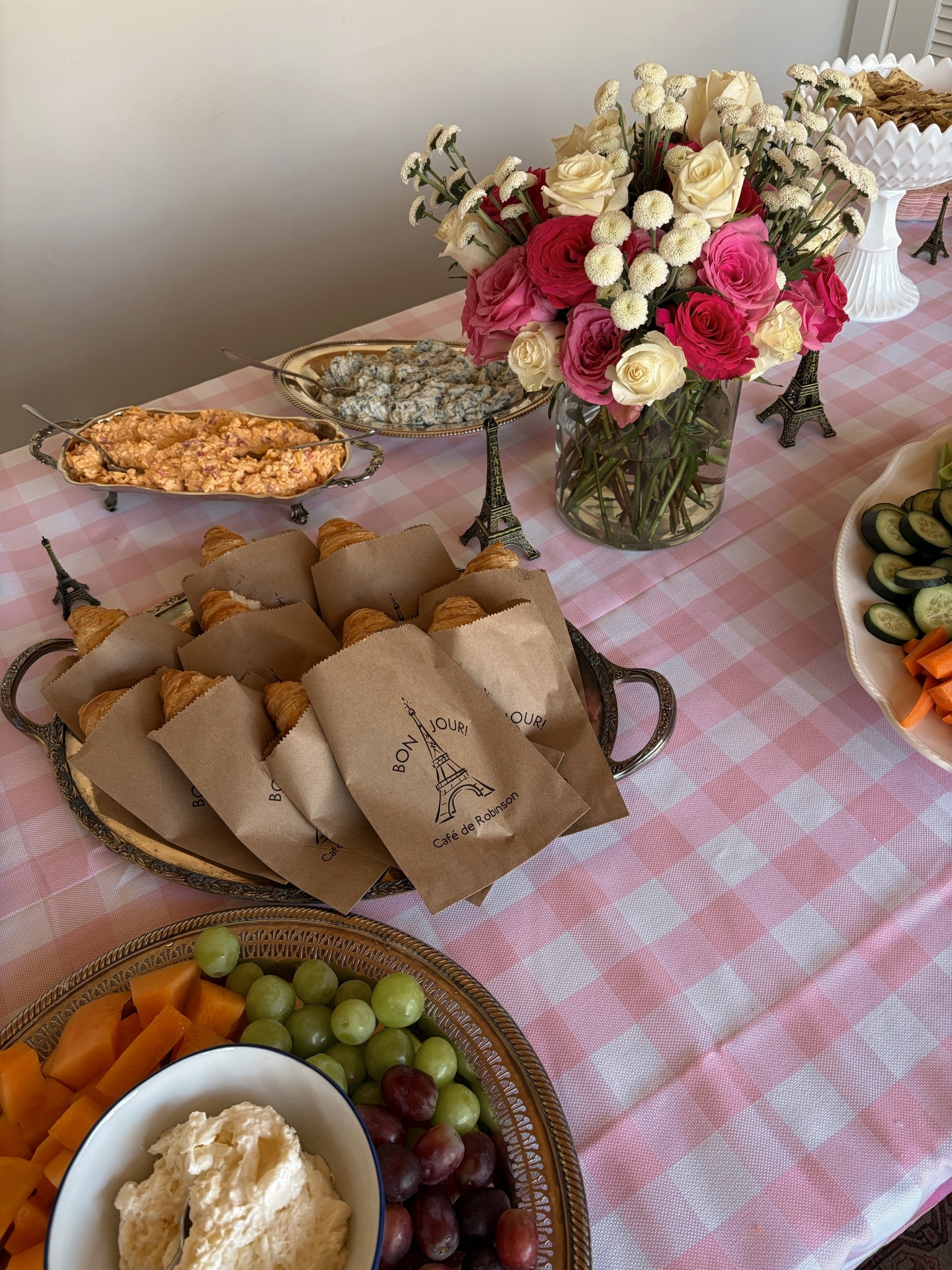 Paris baby shower 🥐