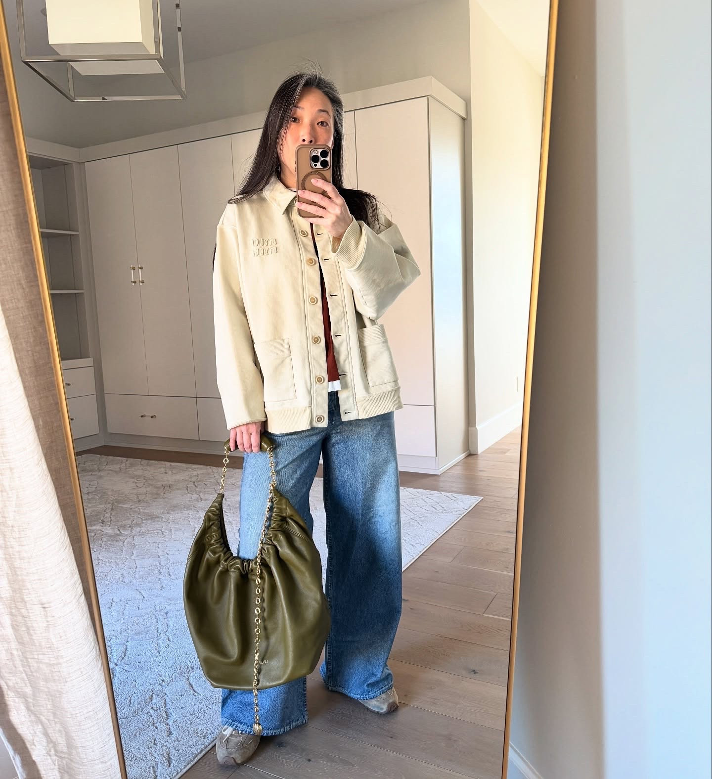 🥑🥑🥑

Jacket and sneakers @miumiu 
Tee @prada 
“Jeans” @ragandbone 
Bag @loewe 

#luxuryfashion #sweatpantjeans #ragandbonejeans