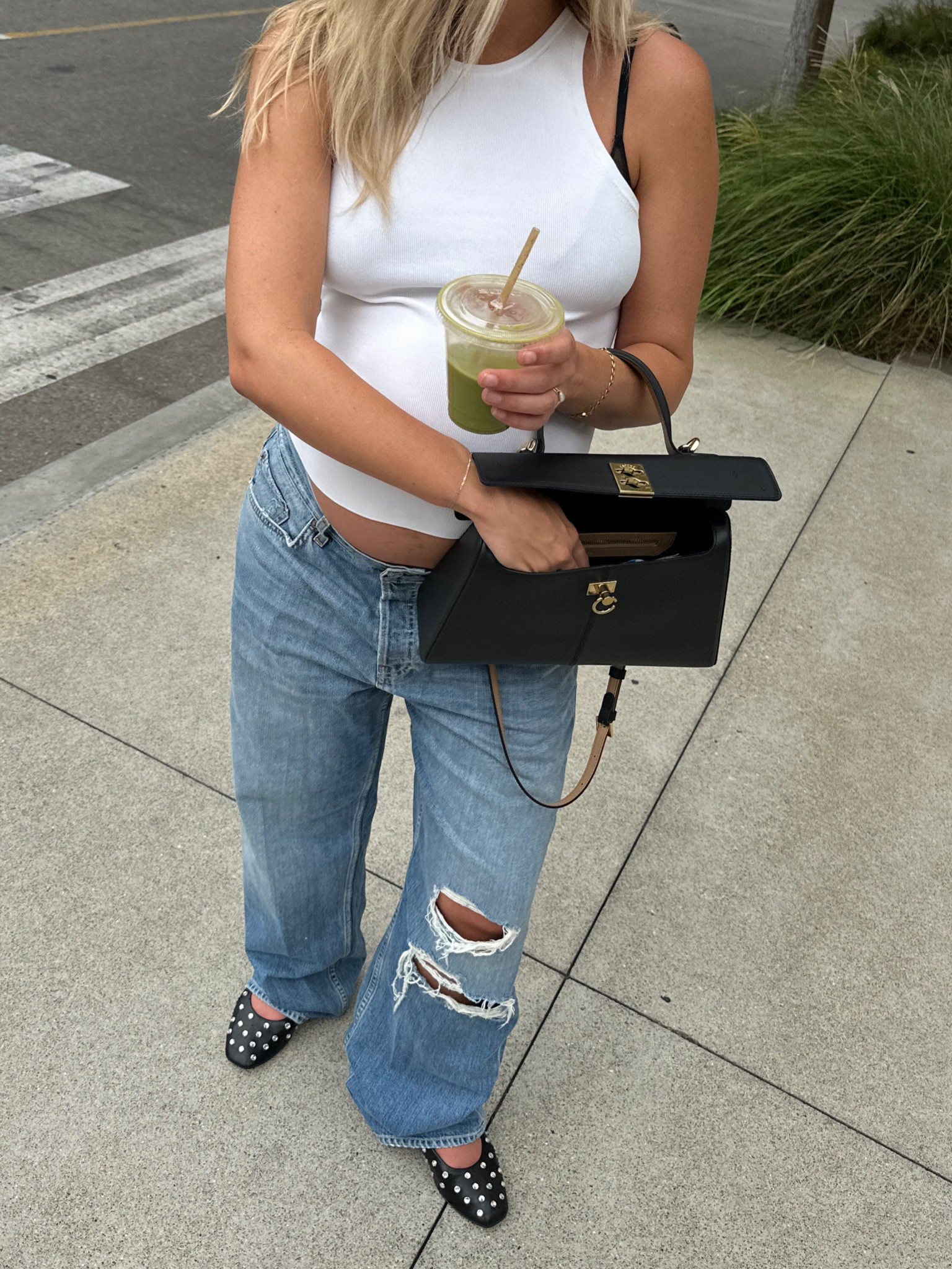 Wearing the denim in a size 30 to fit under the bump! 

#LTKstyletip #LTKbump #LTKunder100