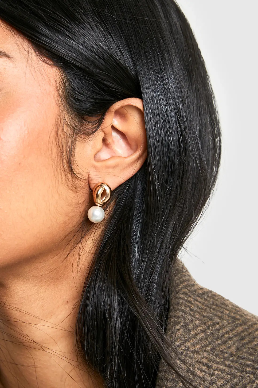 Gold Twist Pearl Drop Earrings | Boohoo | Boohoo.com (UK & IE)