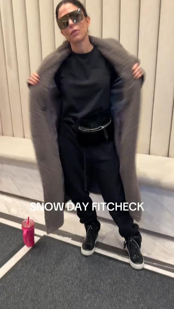 Snow day fit check! 🖤 Linking options for a similar cozy & warm look. 

 #LTKWatchNow #LTKSeasonal #LTKStyleTip