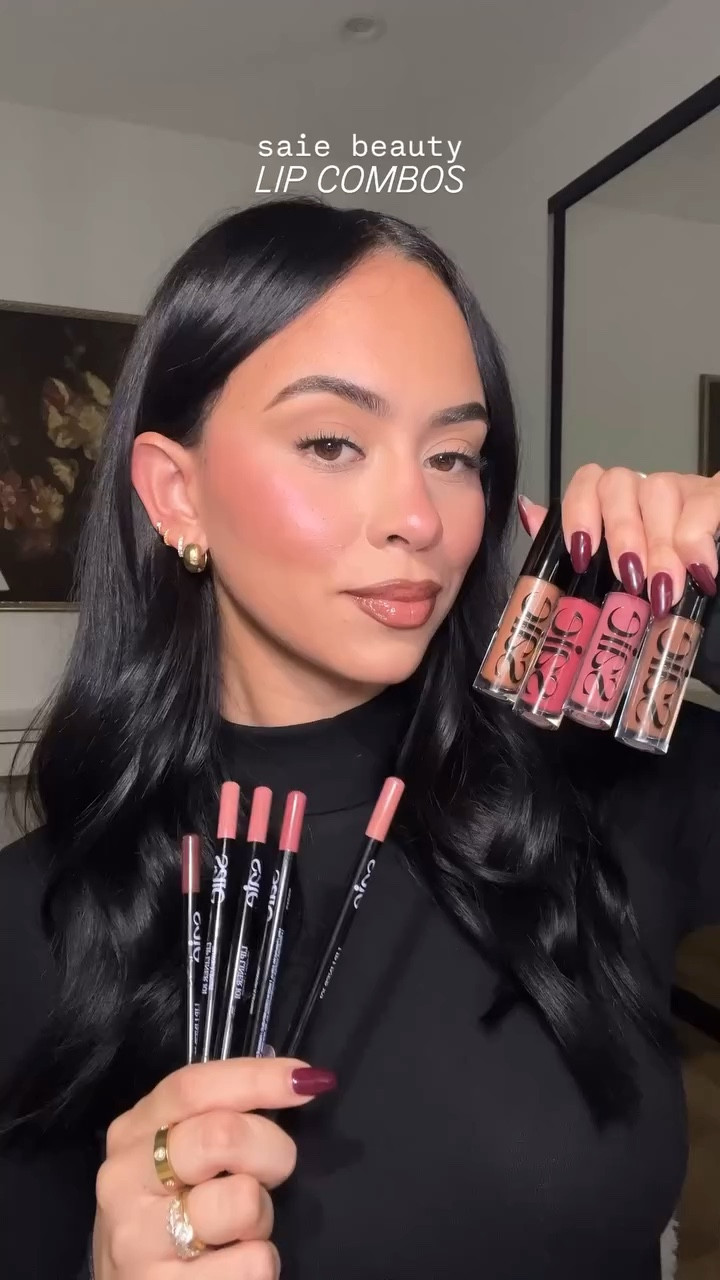 couldn’t resist coming up with some lip combos with @saiebeauty lip liners, which combo are you?
—
LIP COMBO 1 : lip liner ( flirt ) + gloss ( kiss ) 
LIP COMBO 2 : lip liner ( twist ) + gloss ( remix ) 
LIP COMBO 3 : lip liner ( tease ) + gloss ( push ) 