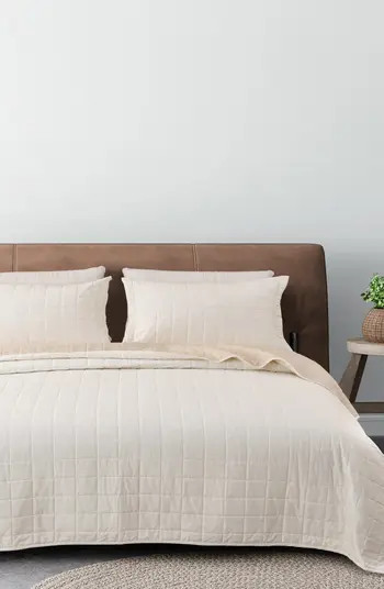 Two-Tone Reversible Quilt Set | Nordstrom Rack